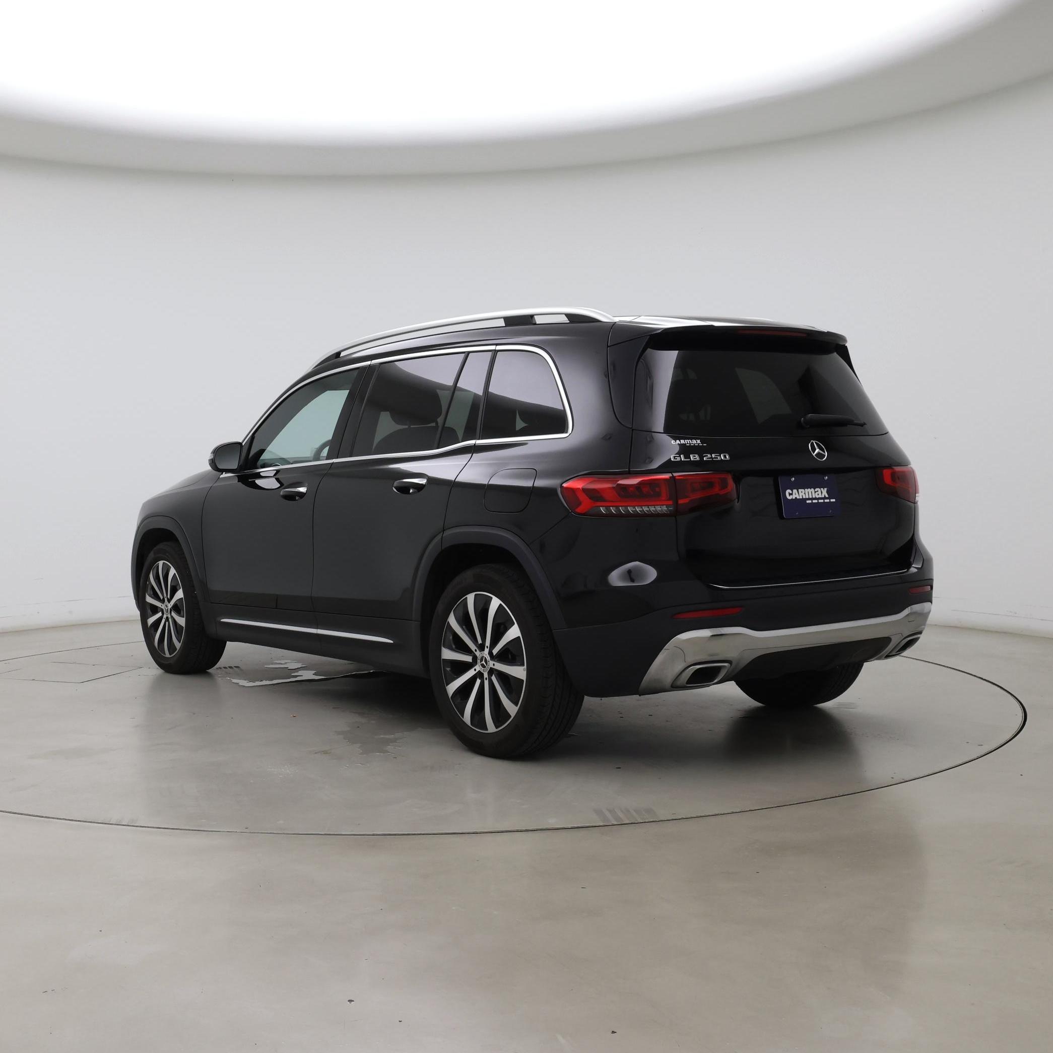 Thumbnail: 2020 Mercedes-Benz GLB - 2