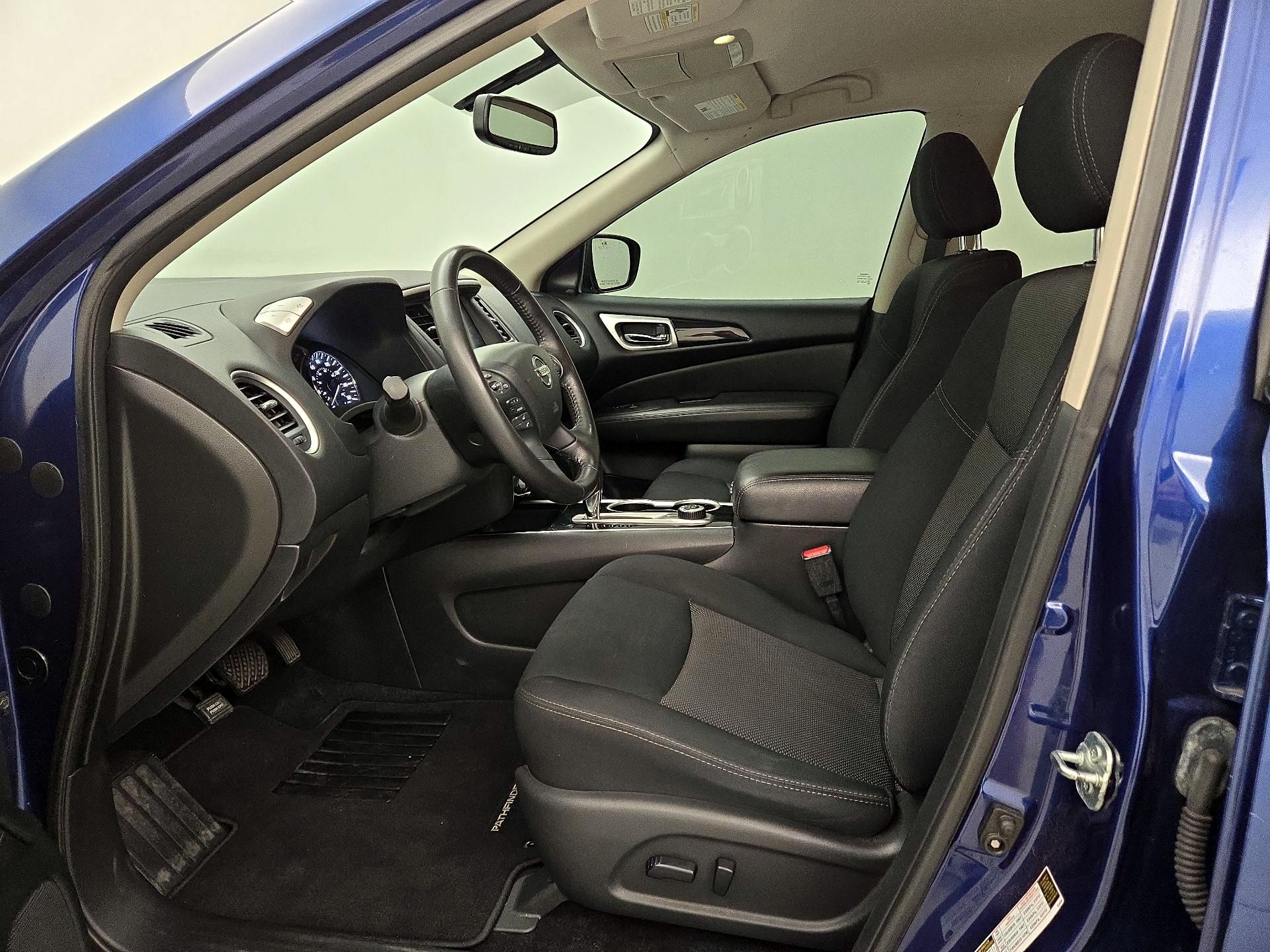 Thumbnail: 2019 Nissan Pathfinder - 11