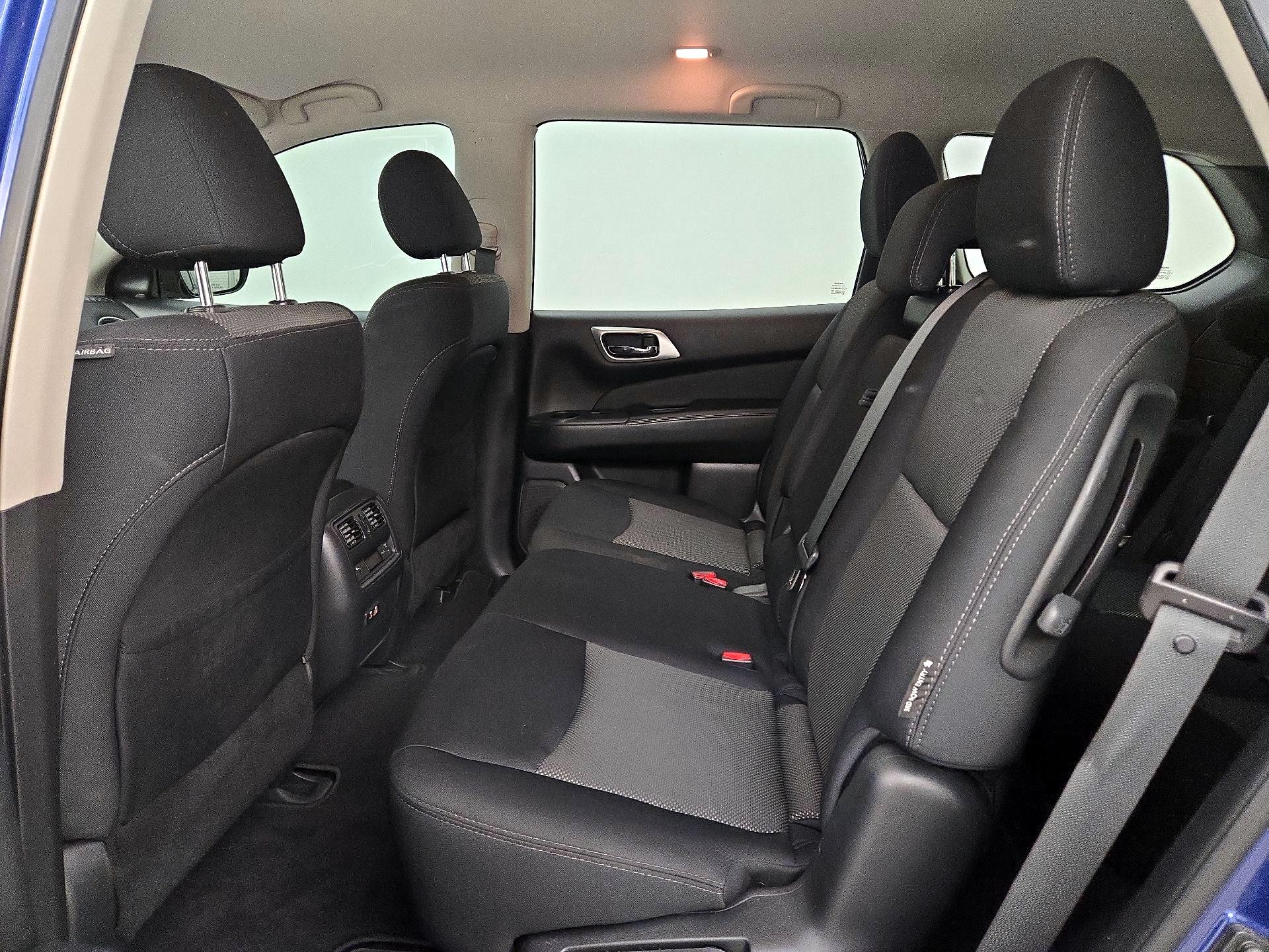 Thumbnail: 2019 Nissan Pathfinder - 19
