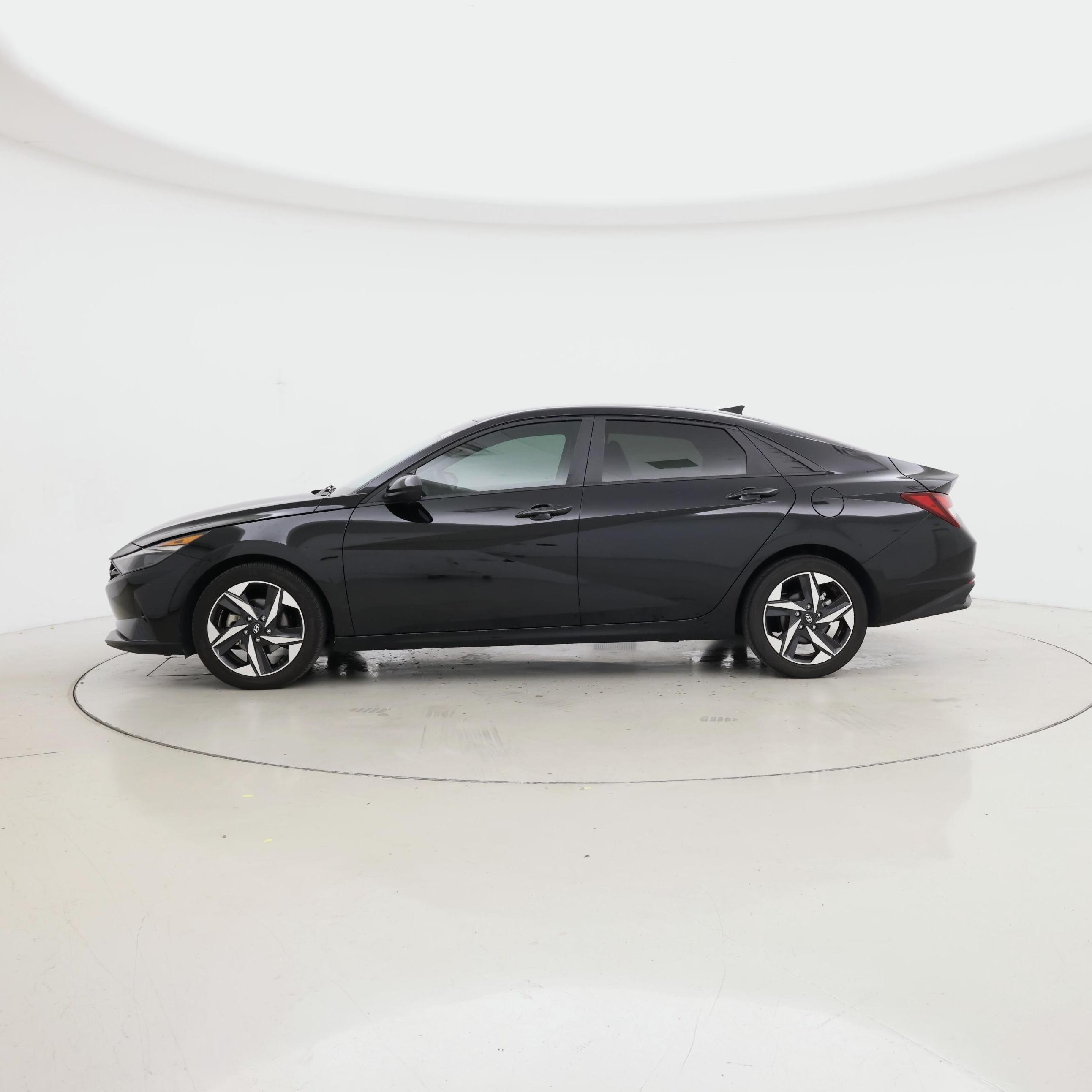 Thumbnail: 2023 Hyundai Elantra - 3