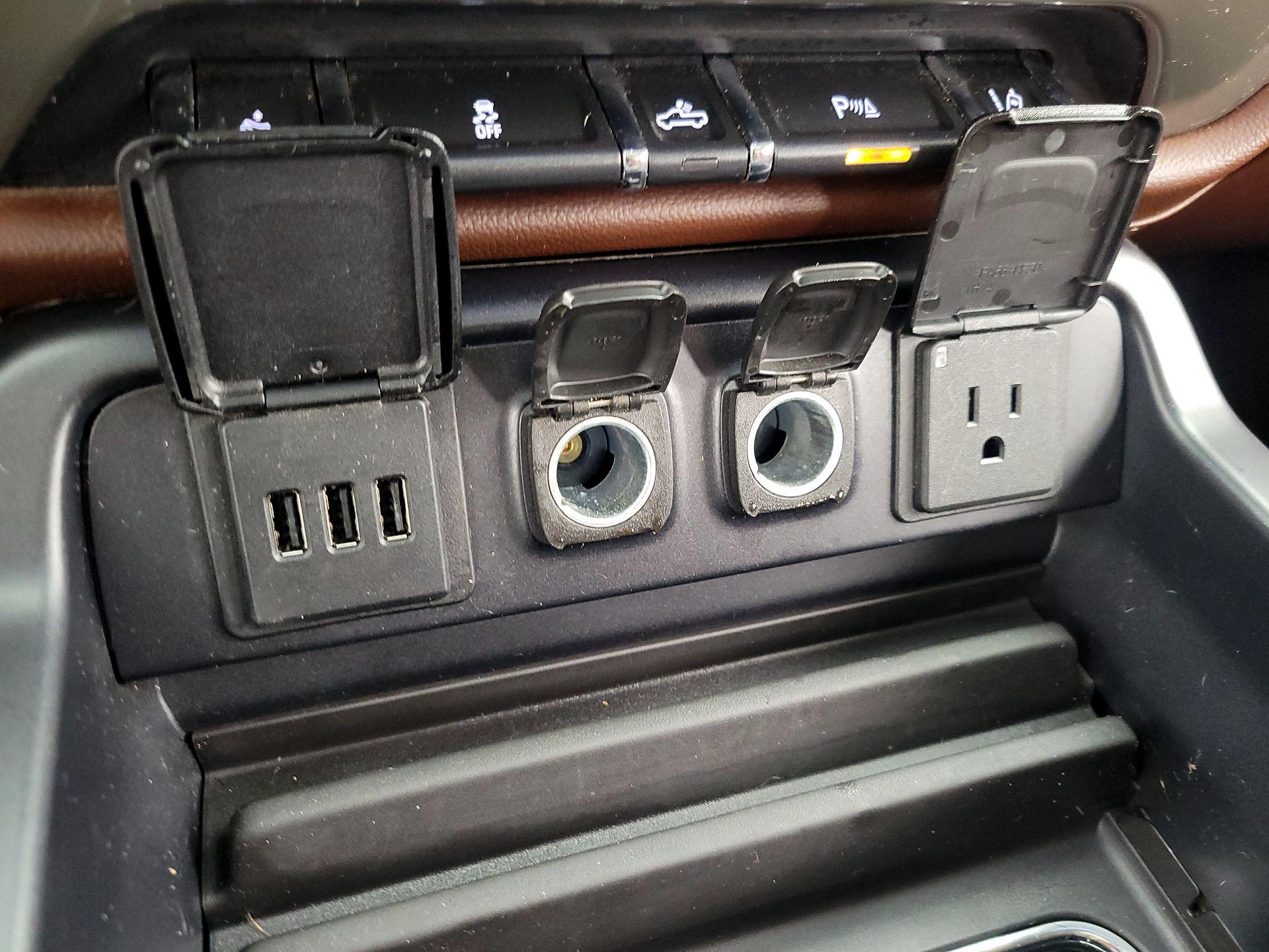 Thumbnail: 2015 Chevrolet Silverado 1500 - 19