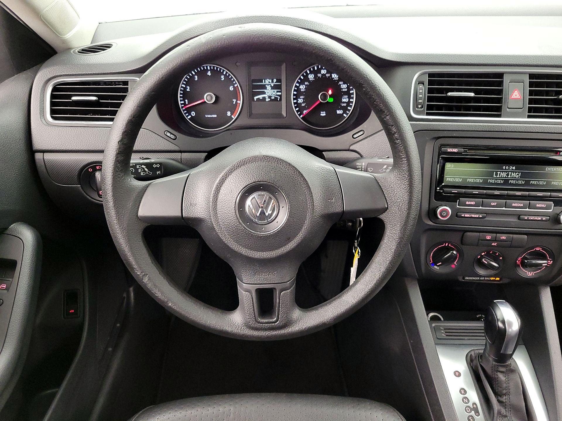 Thumbnail: 2014 Volkswagen Jetta - 10