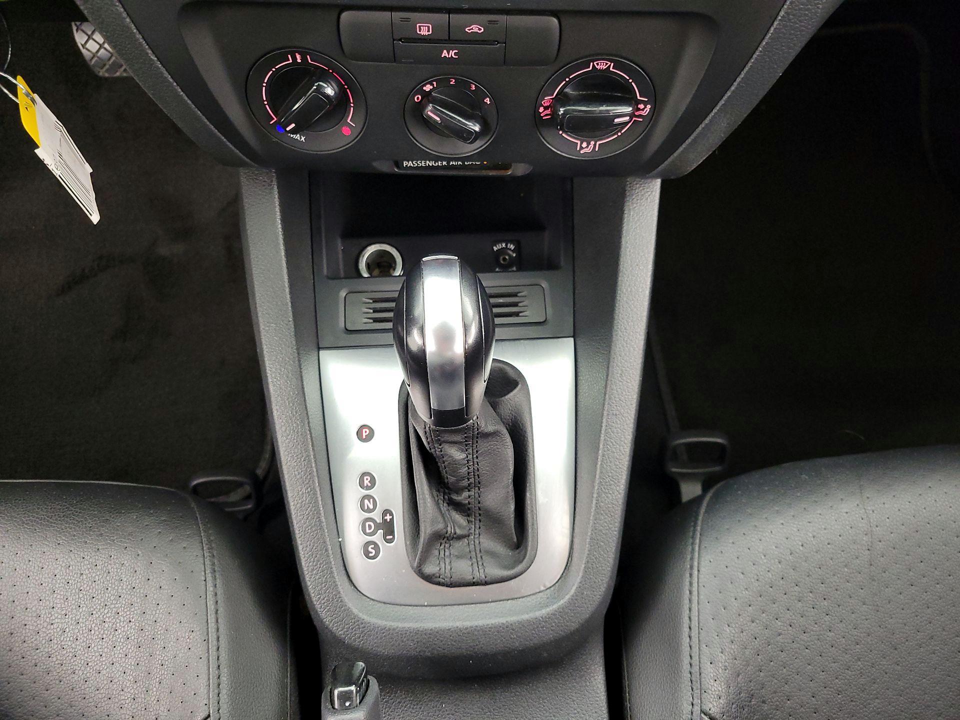 Thumbnail: 2014 Volkswagen Jetta - 16