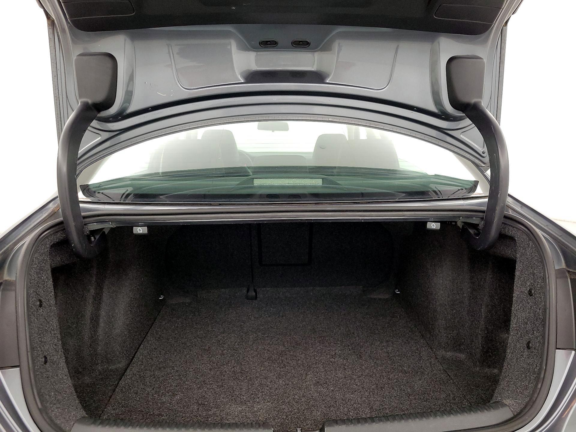 Thumbnail: 2014 Volkswagen Jetta - 19