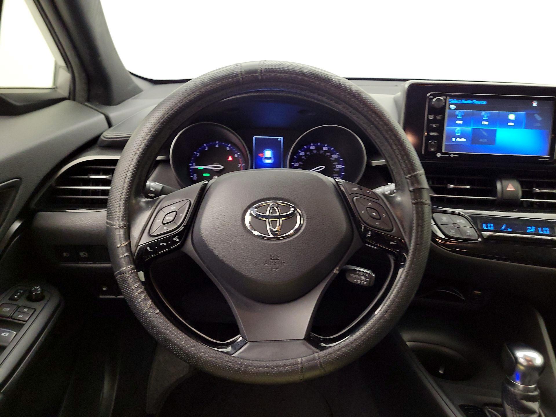 Thumbnail: 2018 Toyota C-HR - 10