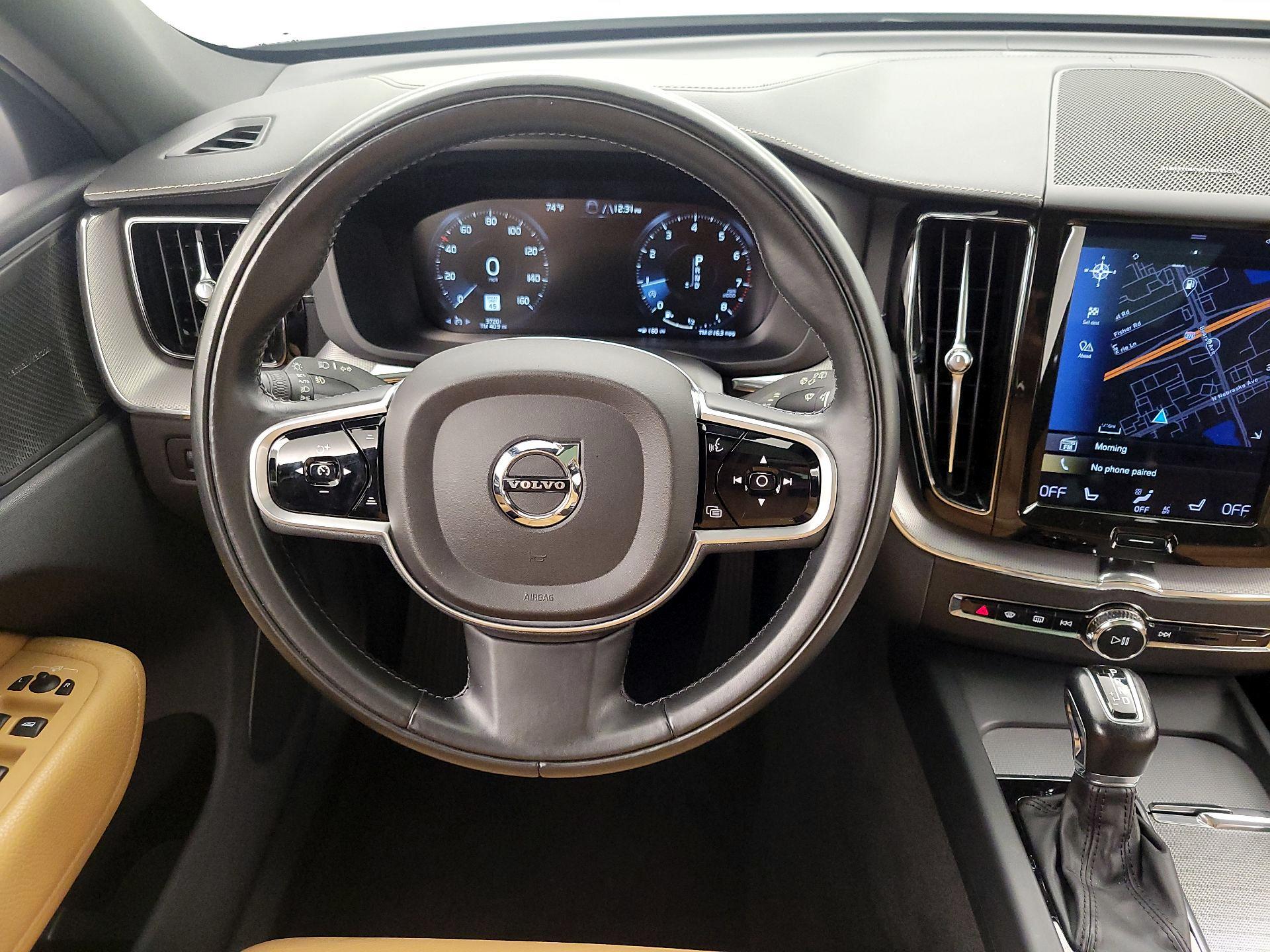 Thumbnail: 2019 Volvo XC60 - 10