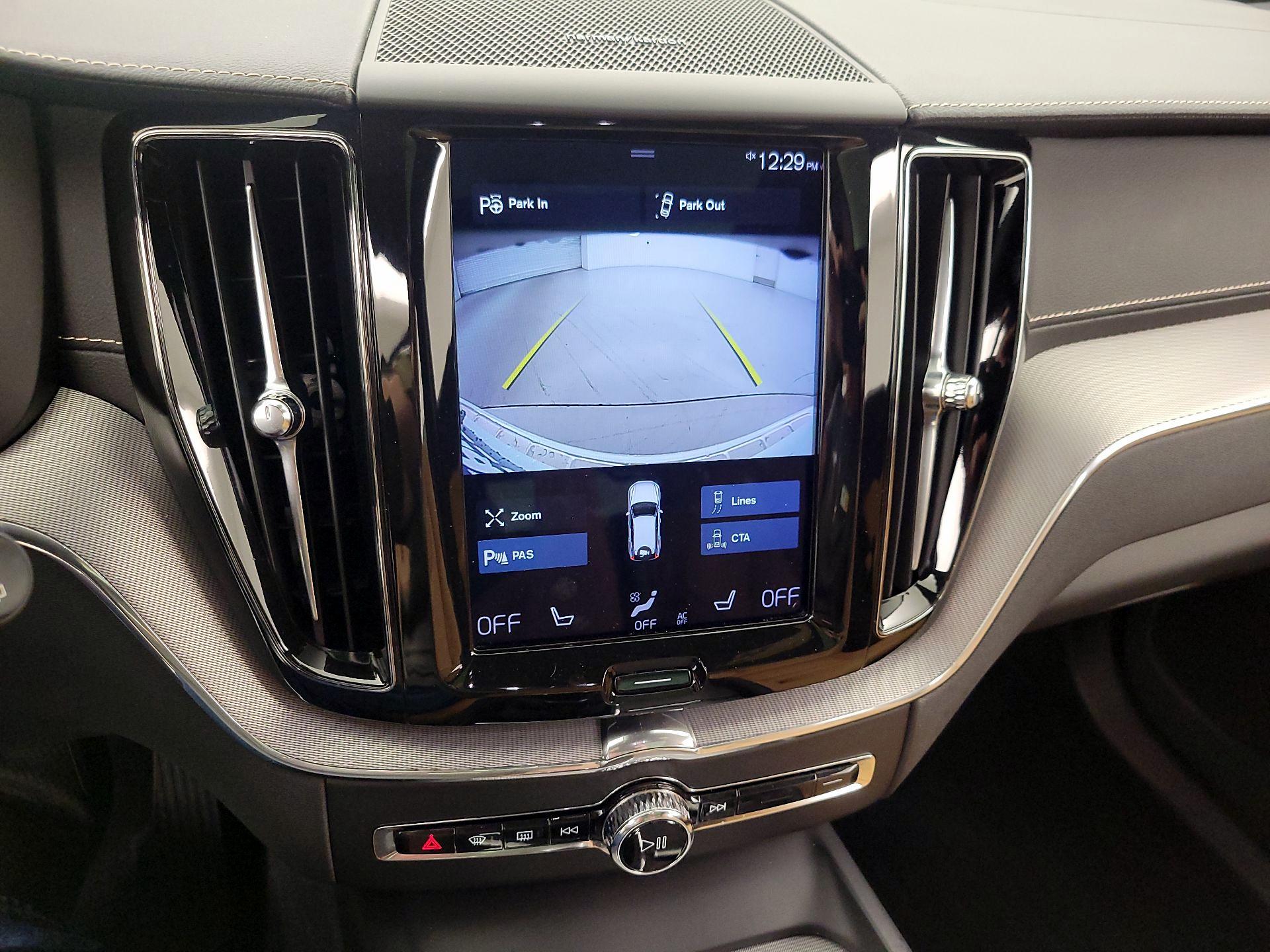 Thumbnail: 2019 Volvo XC60 - 15