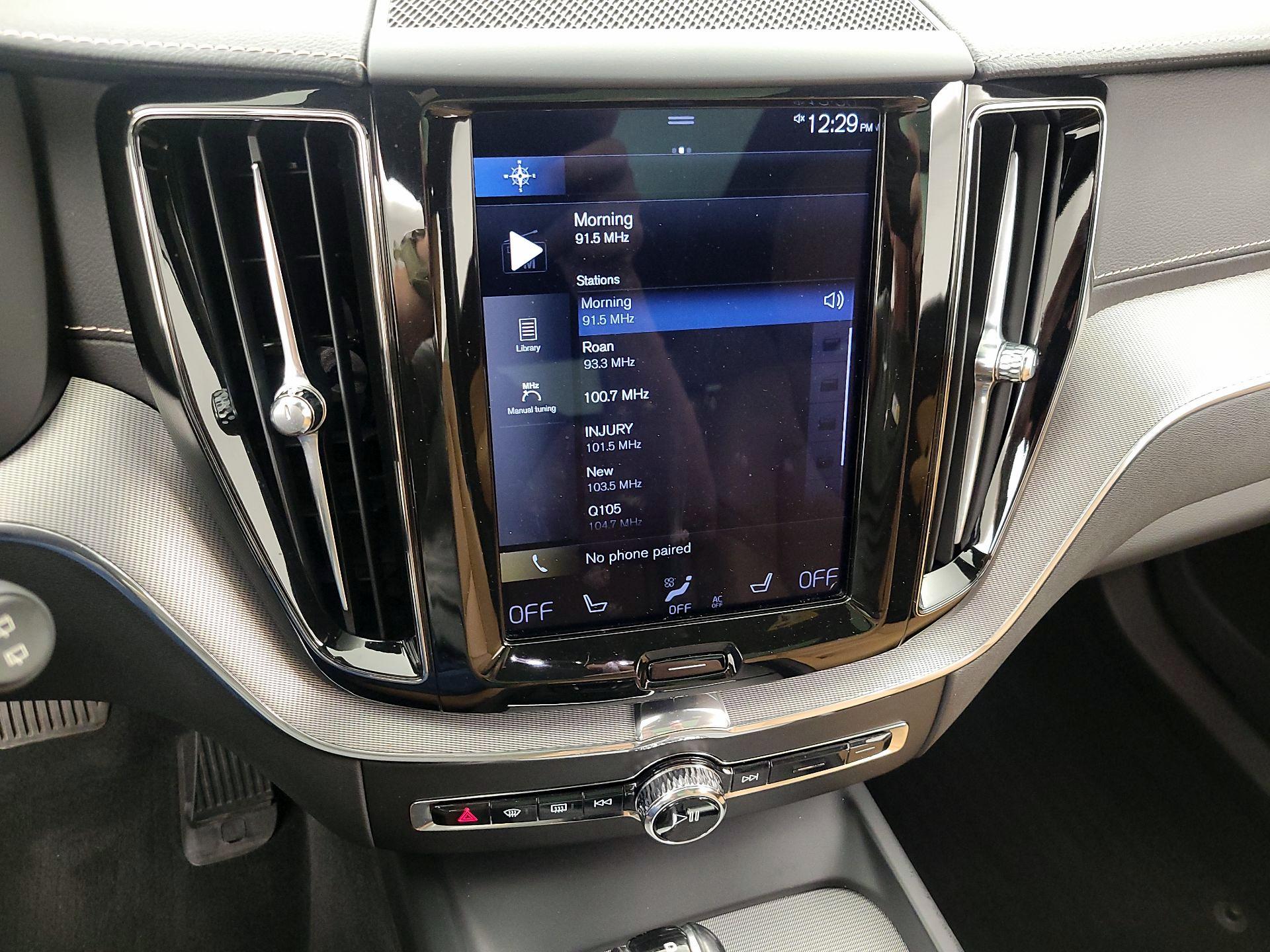Thumbnail: 2019 Volvo XC60 - 16