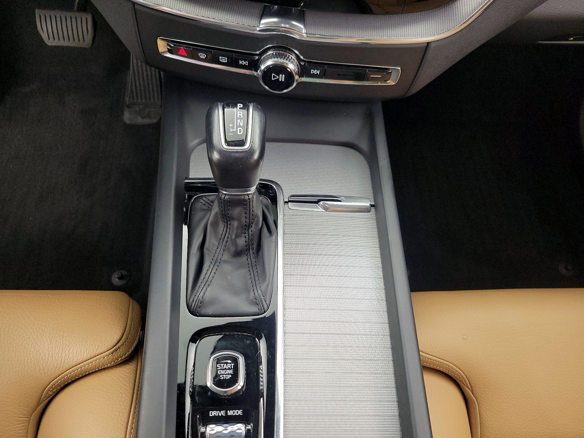 Thumbnail: 2019 Volvo XC60 - 18