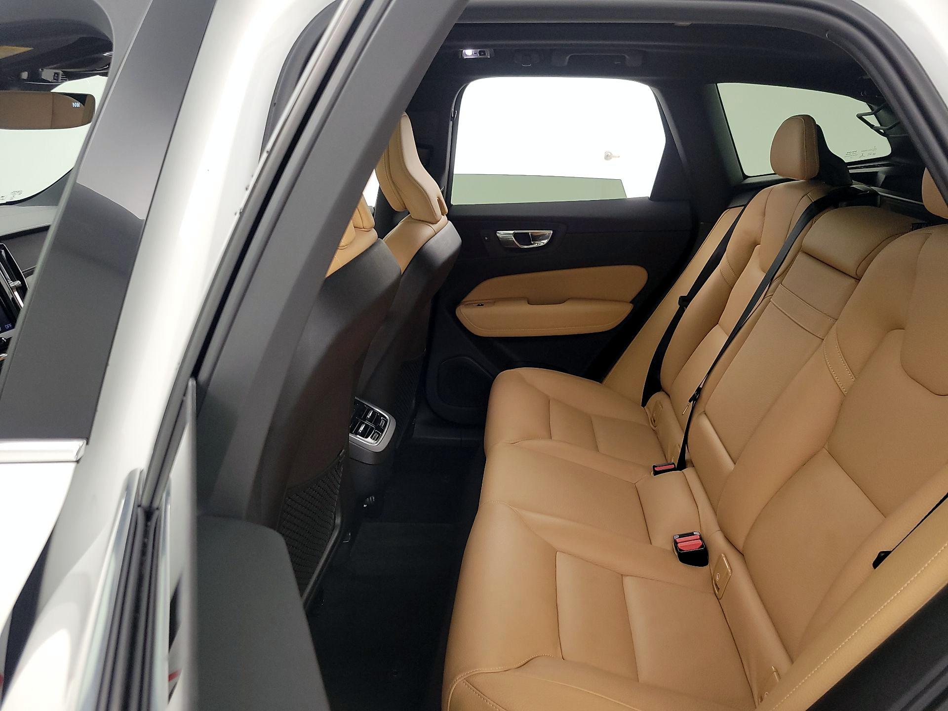 Thumbnail: 2019 Volvo XC60 - 20