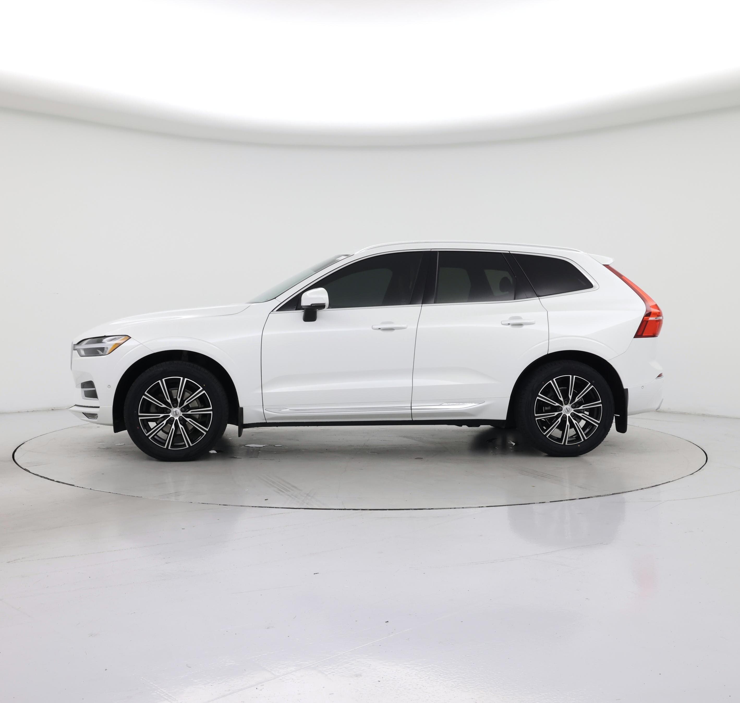 Thumbnail: 2019 Volvo XC60 - 3
