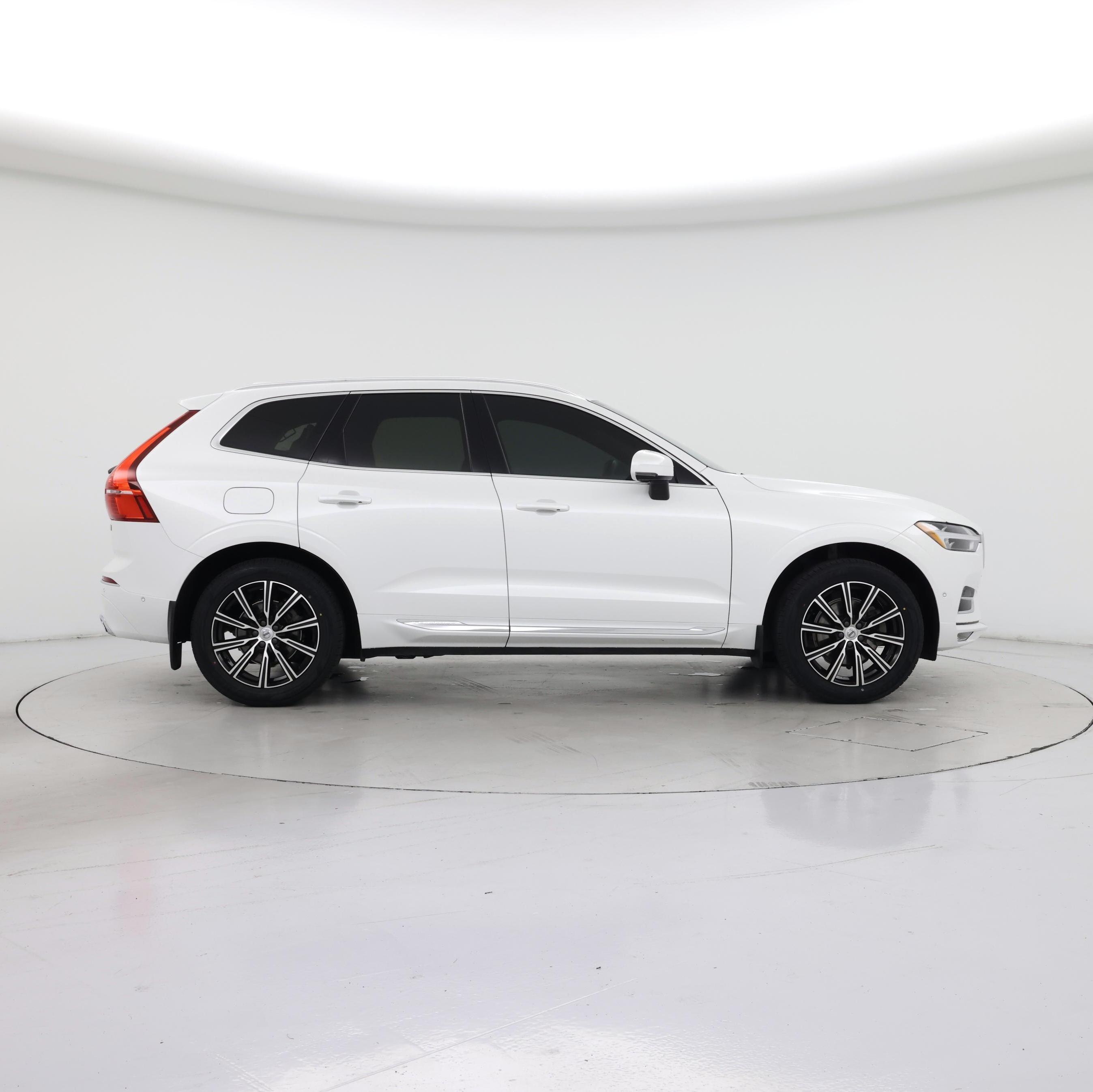 Thumbnail: 2019 Volvo XC60 - 7
