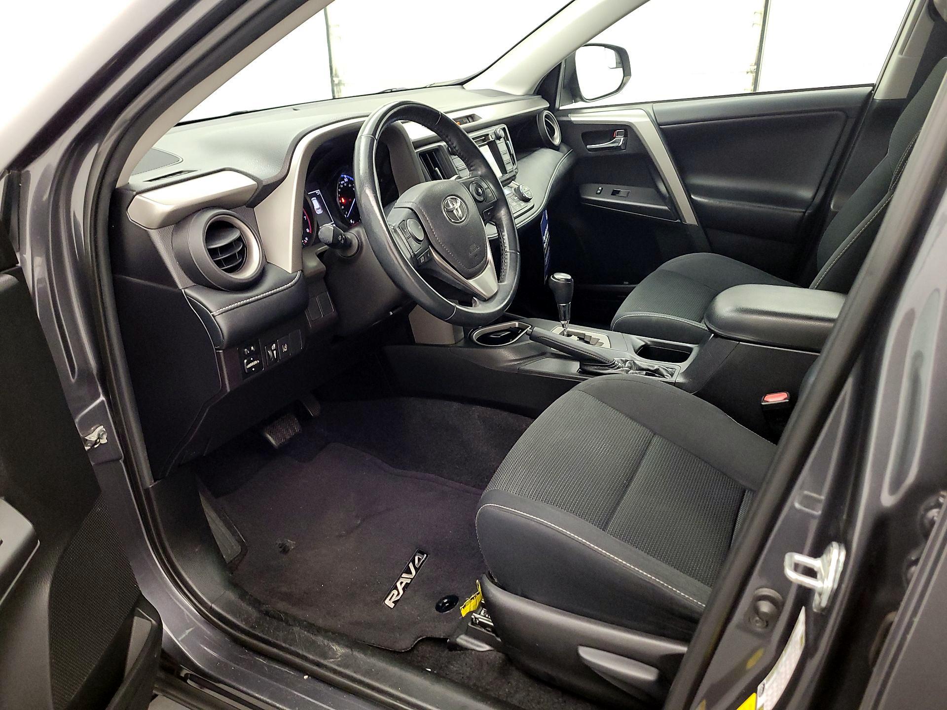 Thumbnail: 2018 Toyota RAV4 - 11