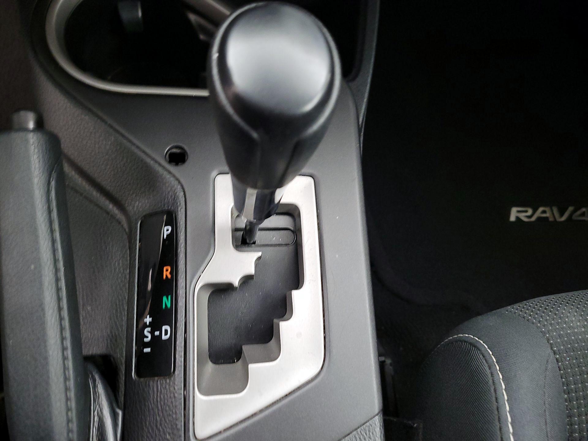 Thumbnail: 2018 Toyota RAV4 - 15