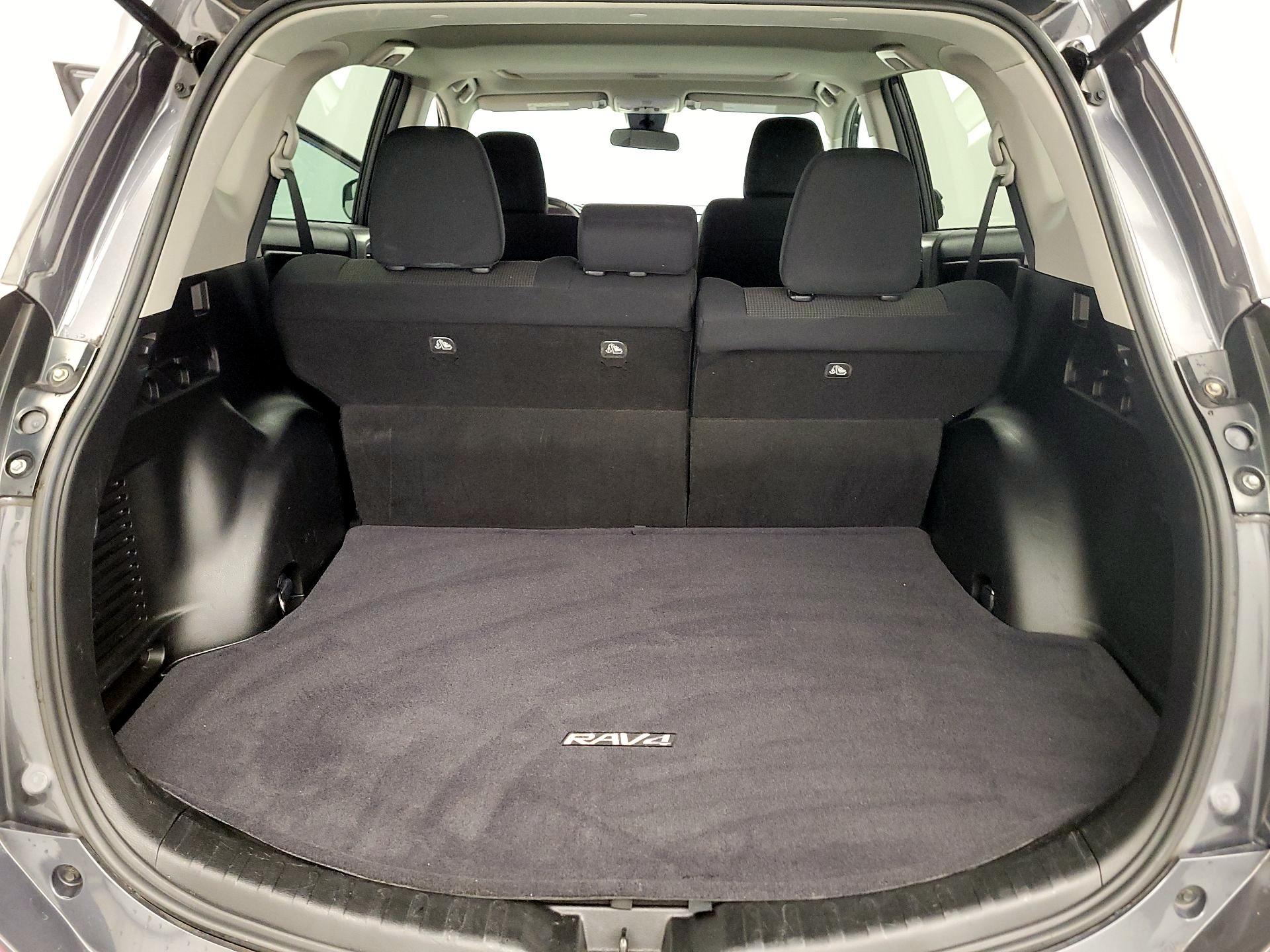 Thumbnail: 2018 Toyota RAV4 - 16