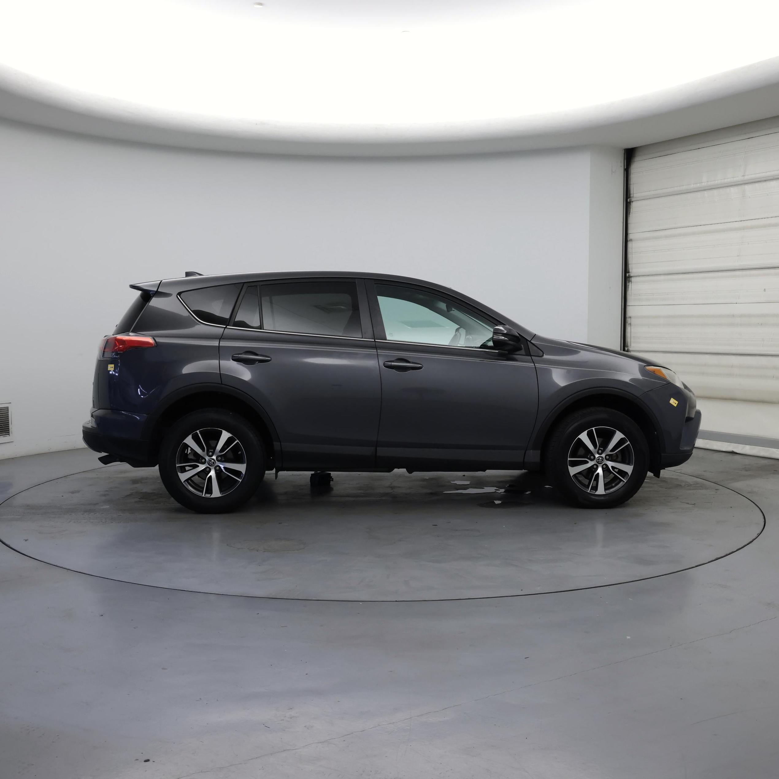 Thumbnail: 2018 Toyota RAV4 - 7