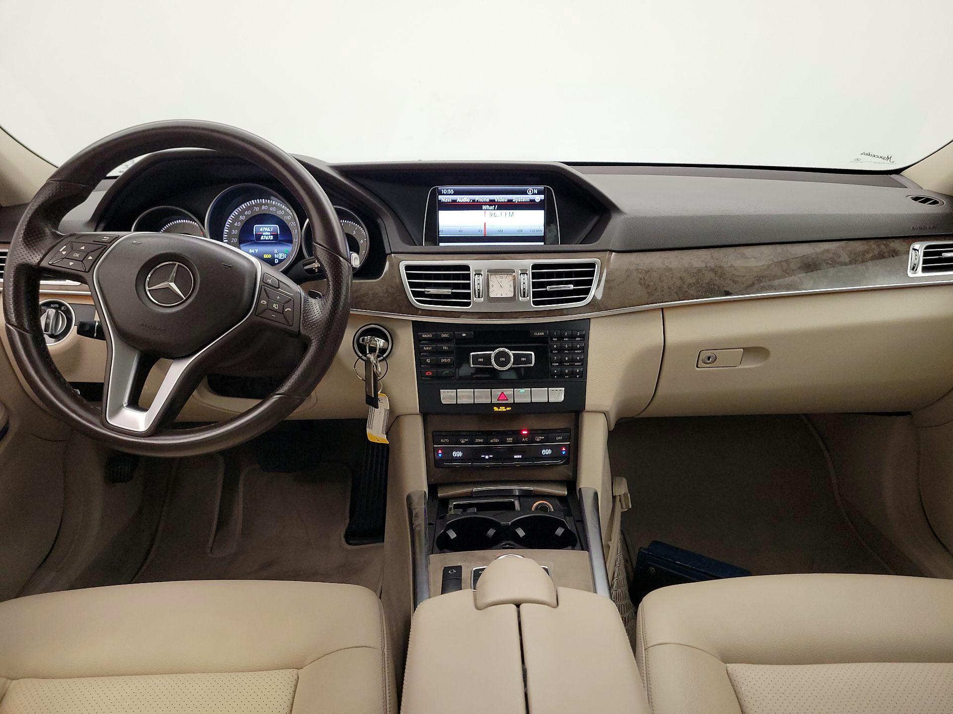 Thumbnail: 2014 Mercedes-Benz E-Class - 9