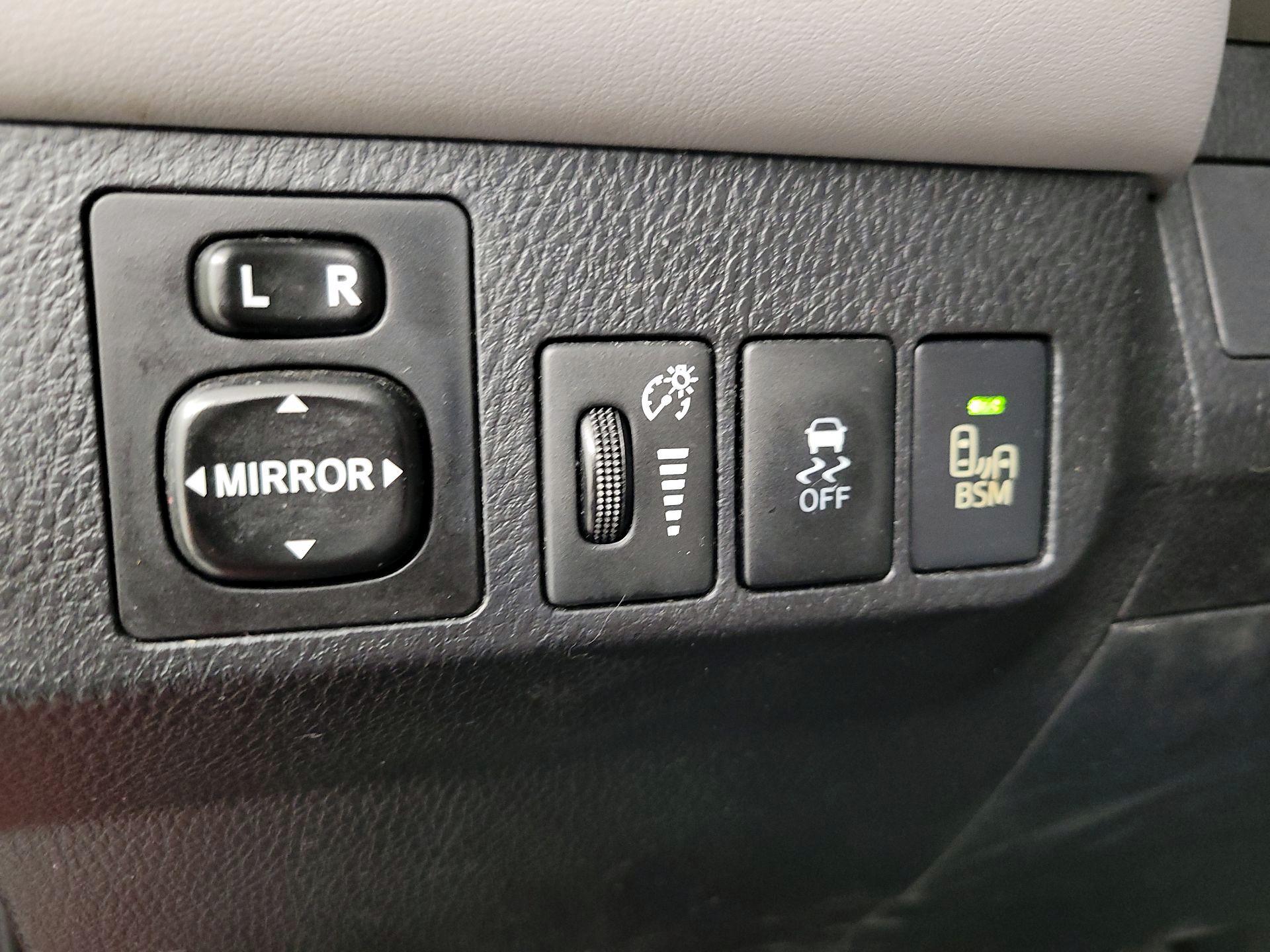 Thumbnail: 2014 Toyota RAV4 - 13