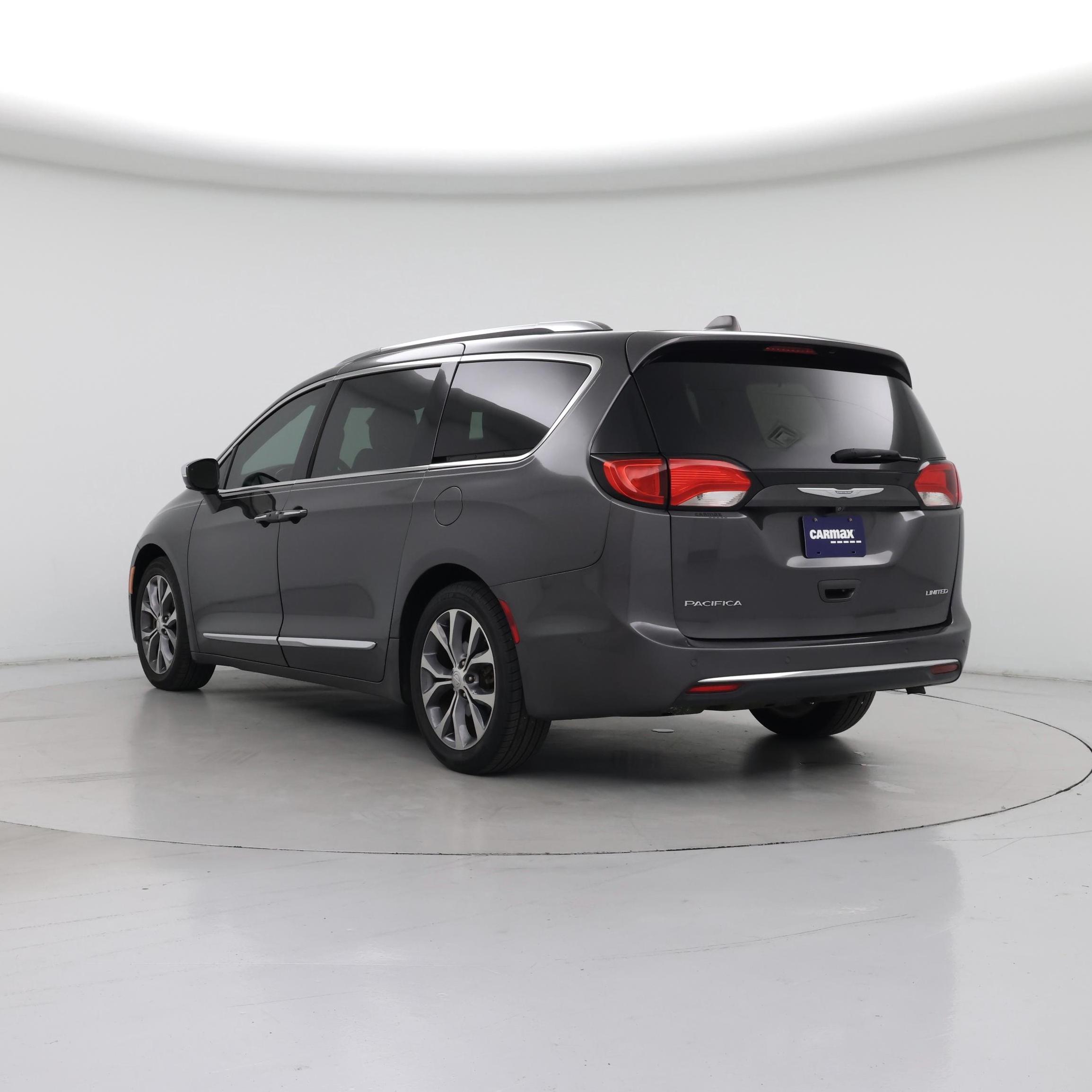 Thumbnail: 2017 Chrysler Pacifica - 2