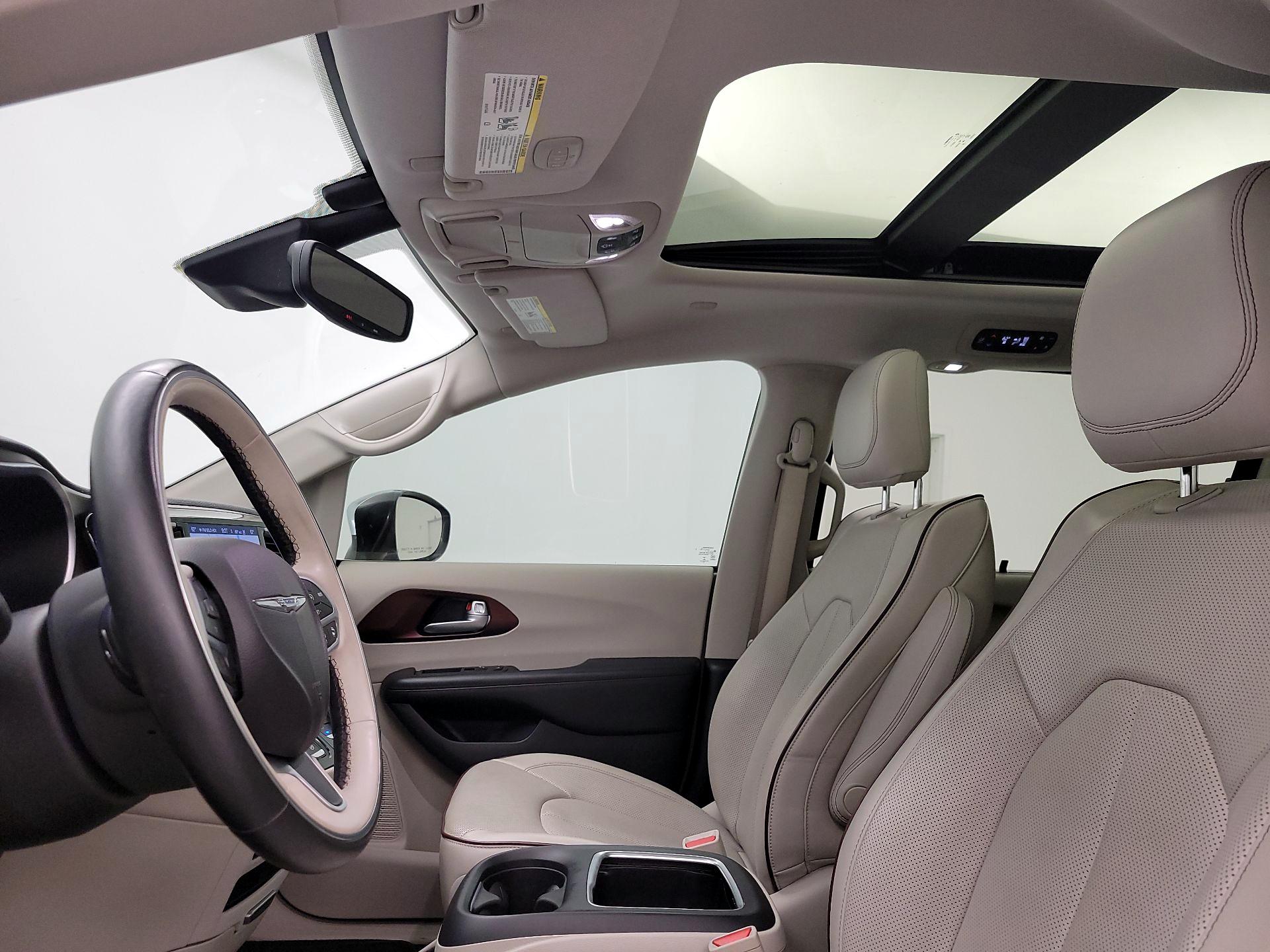 Thumbnail: 2017 Chrysler Pacifica - 20