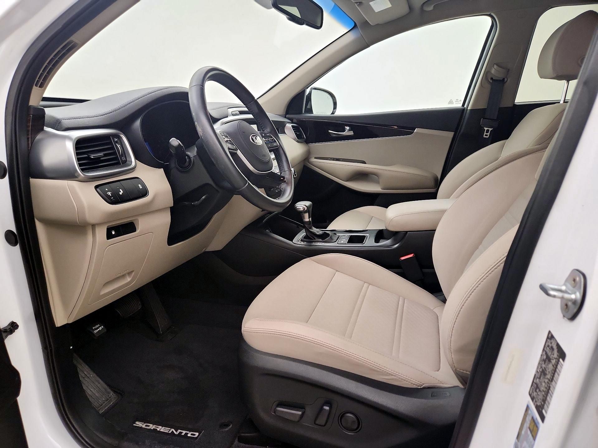 Thumbnail: 2019 Kia Sorento - 11