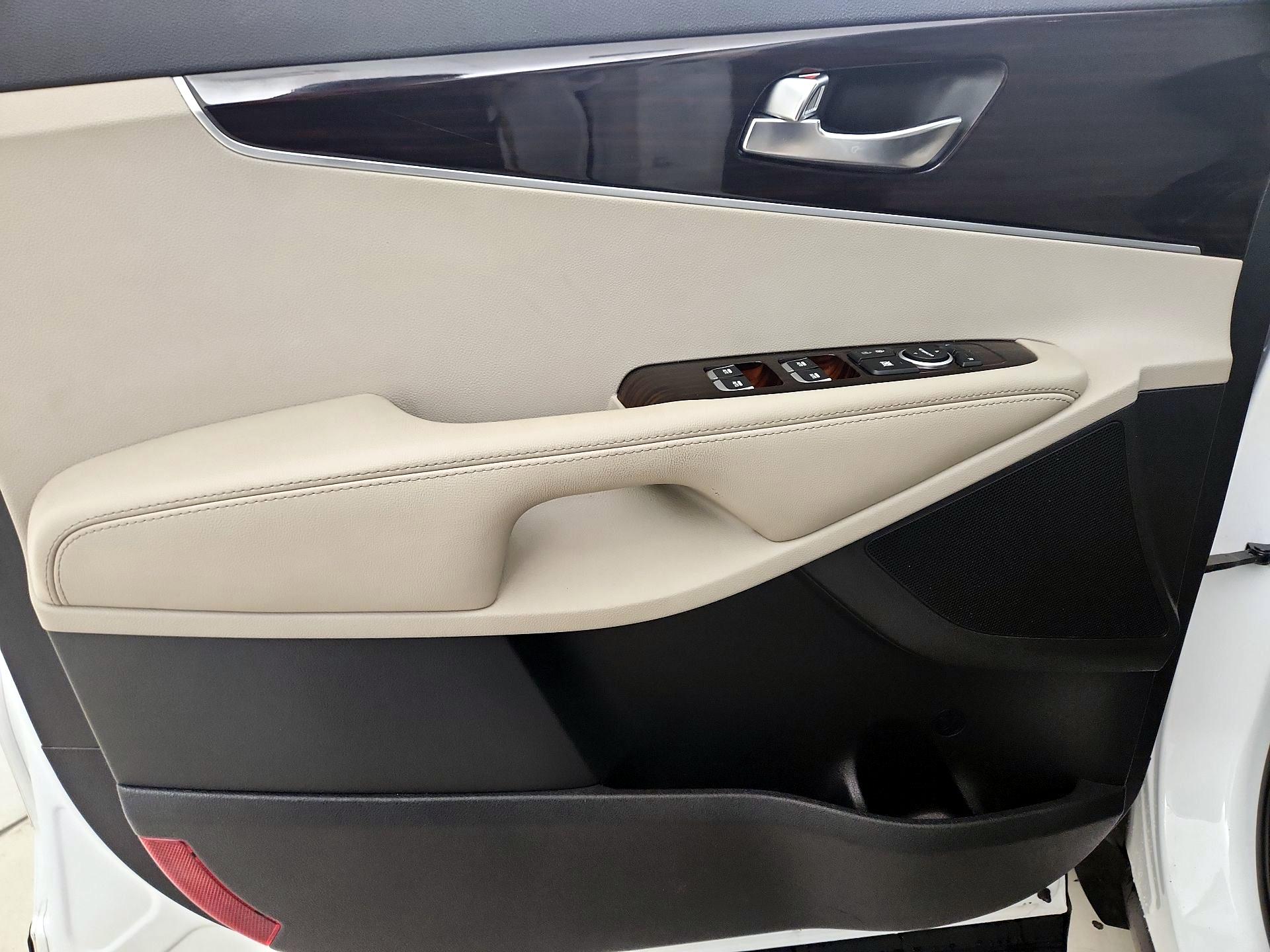 Thumbnail: 2019 Kia Sorento - 12