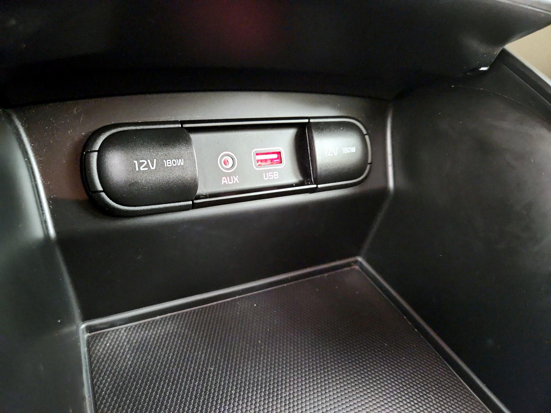 Thumbnail: 2019 Kia Sorento - 18