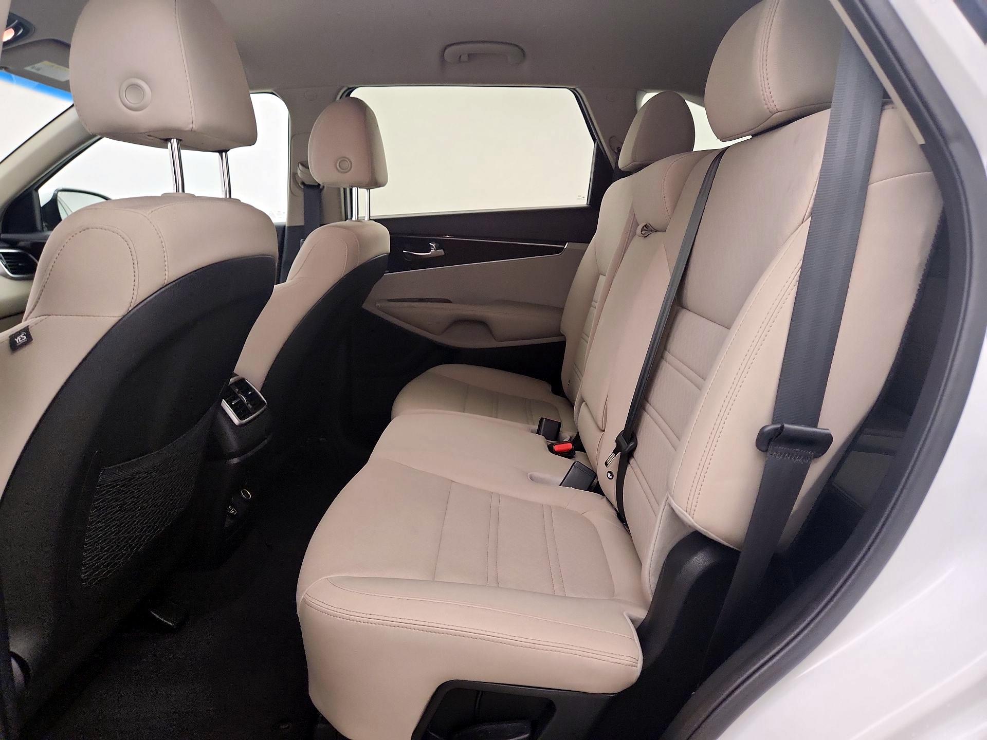 Thumbnail: 2019 Kia Sorento - 19