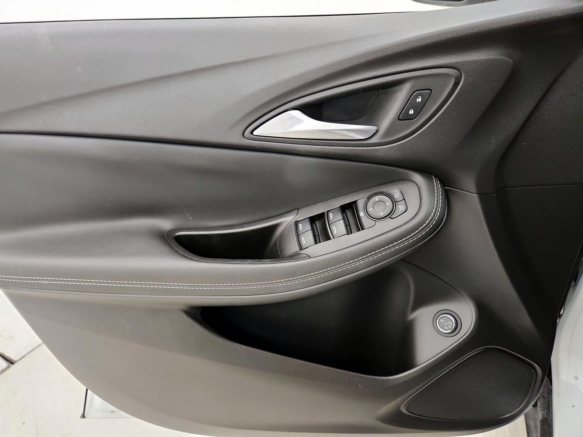 Thumbnail: 2022 Buick Encore GX - 12