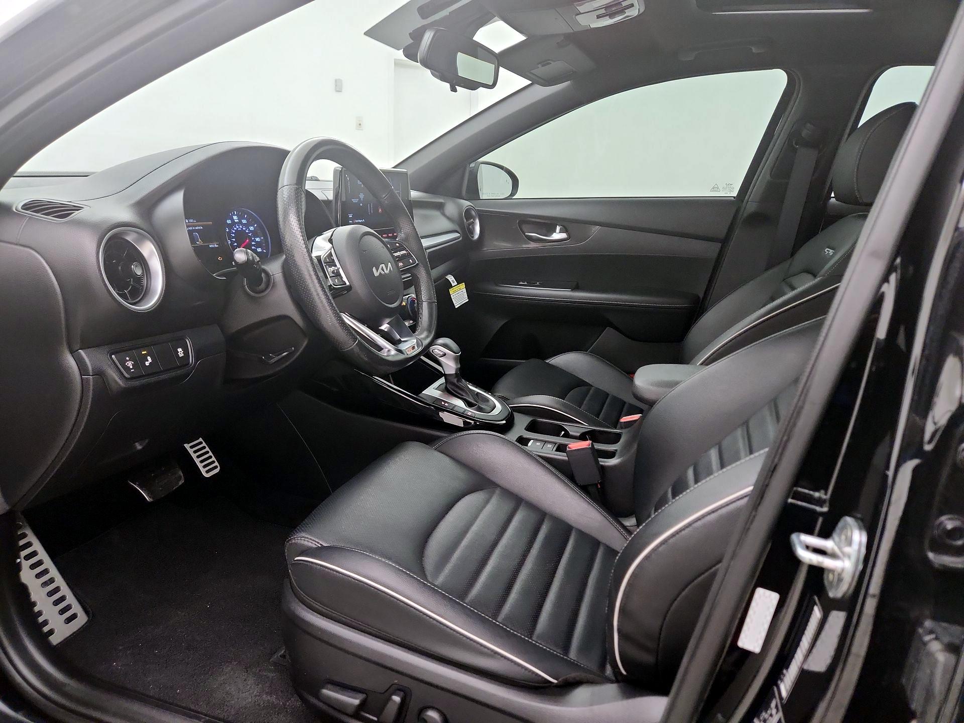 Thumbnail: 2022 Kia Forte - 11