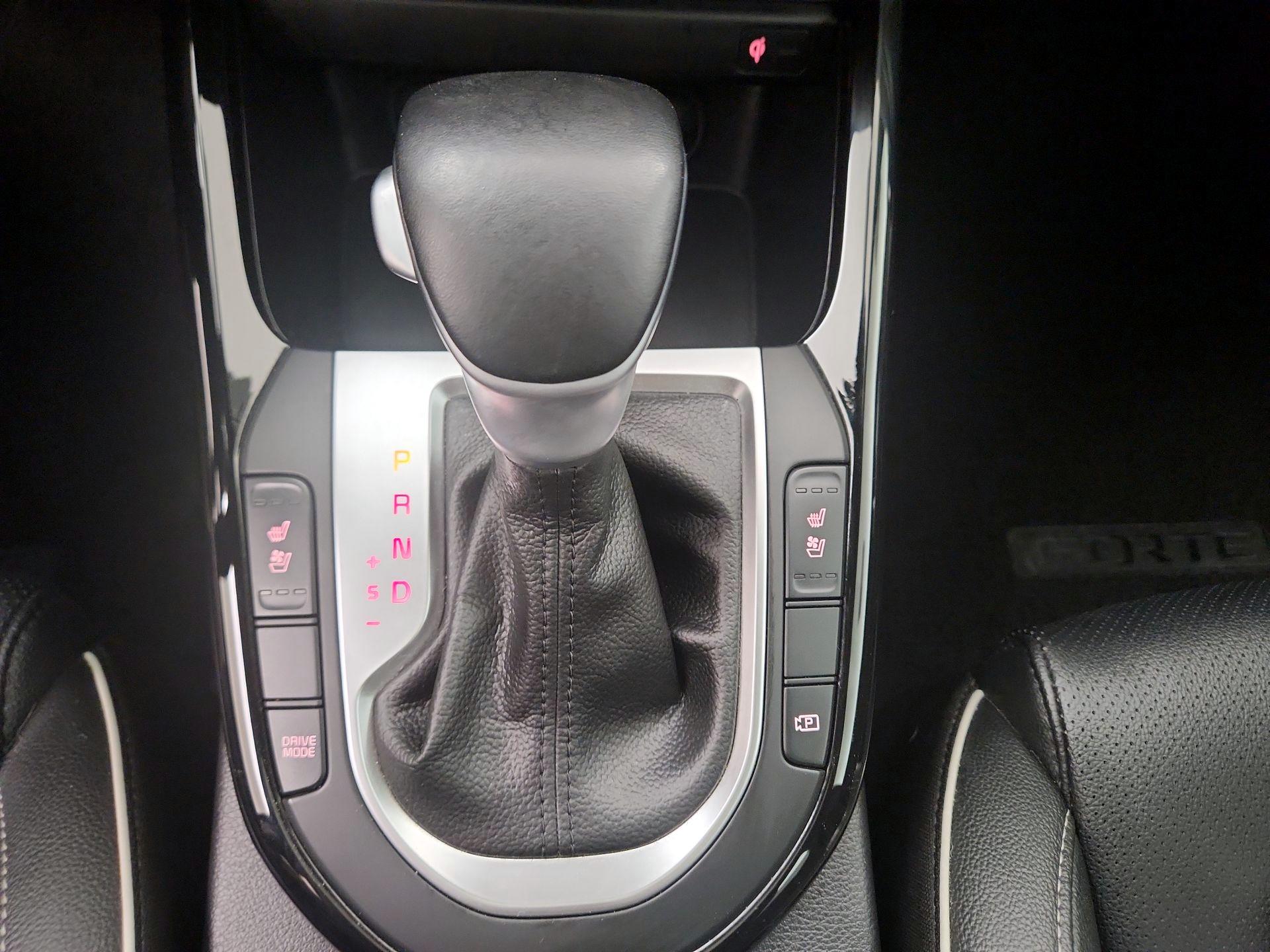 Thumbnail: 2022 Kia Forte - 18