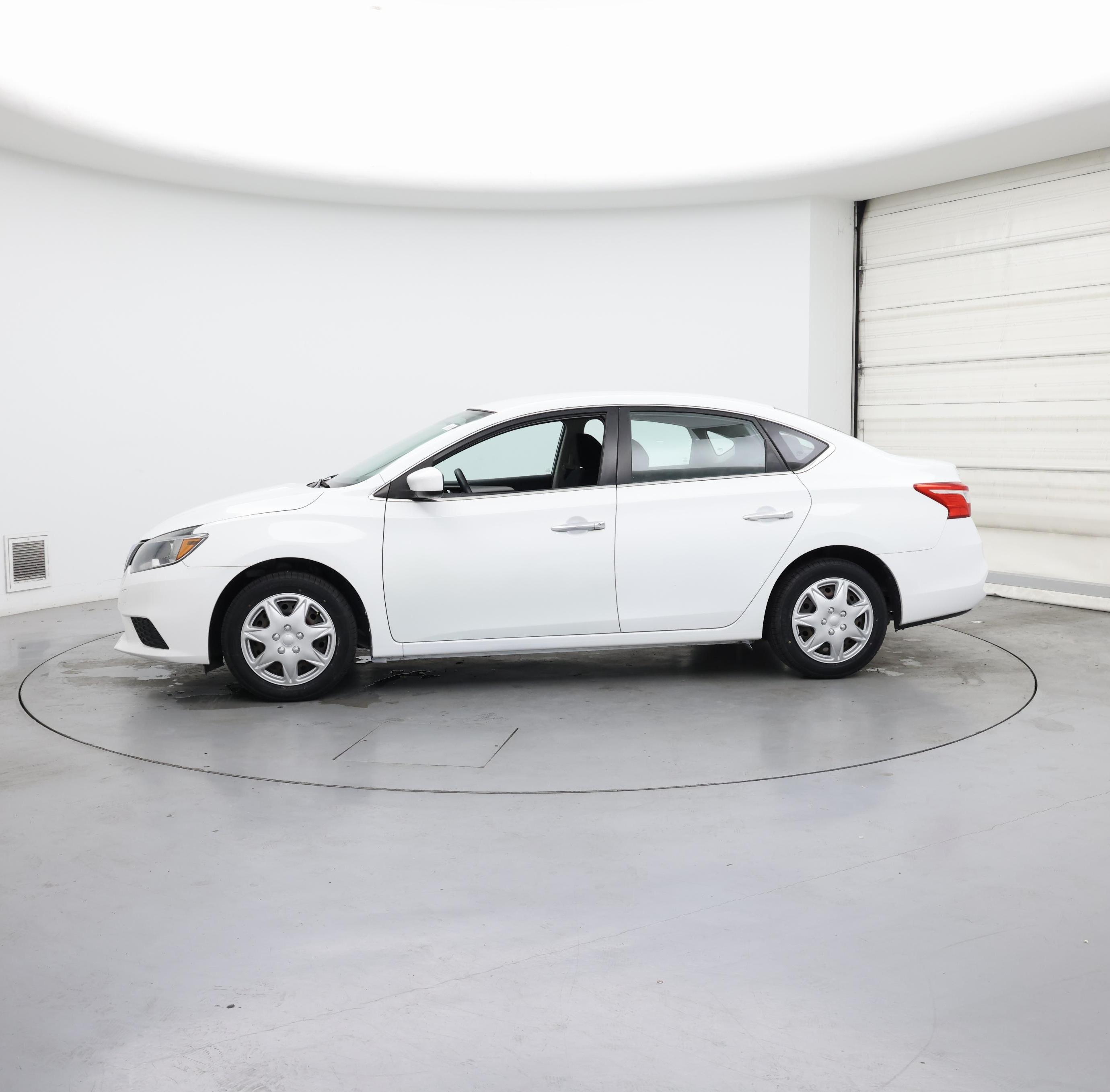 Thumbnail: 2018 Nissan Sentra - 3