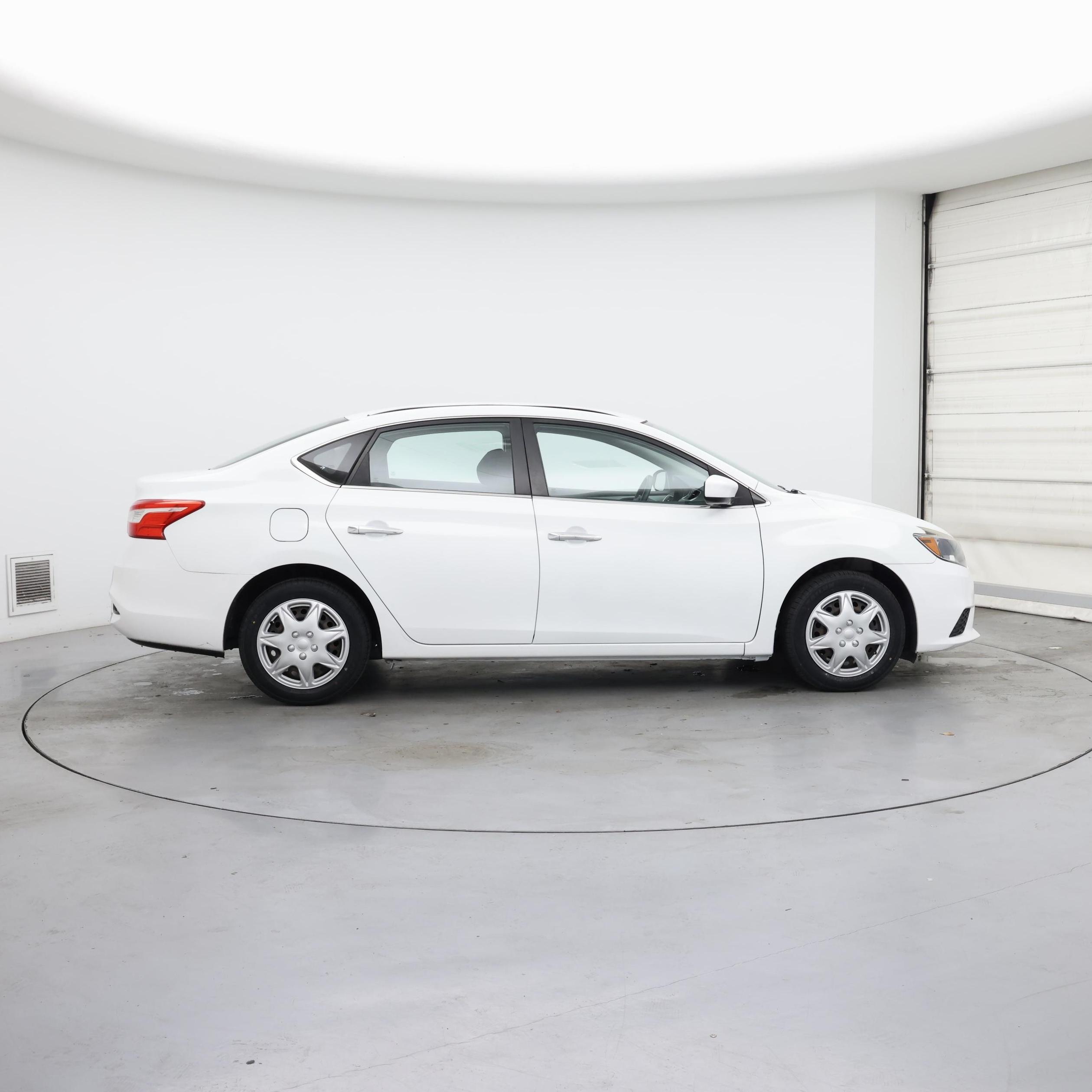 Thumbnail: 2018 Nissan Sentra - 7