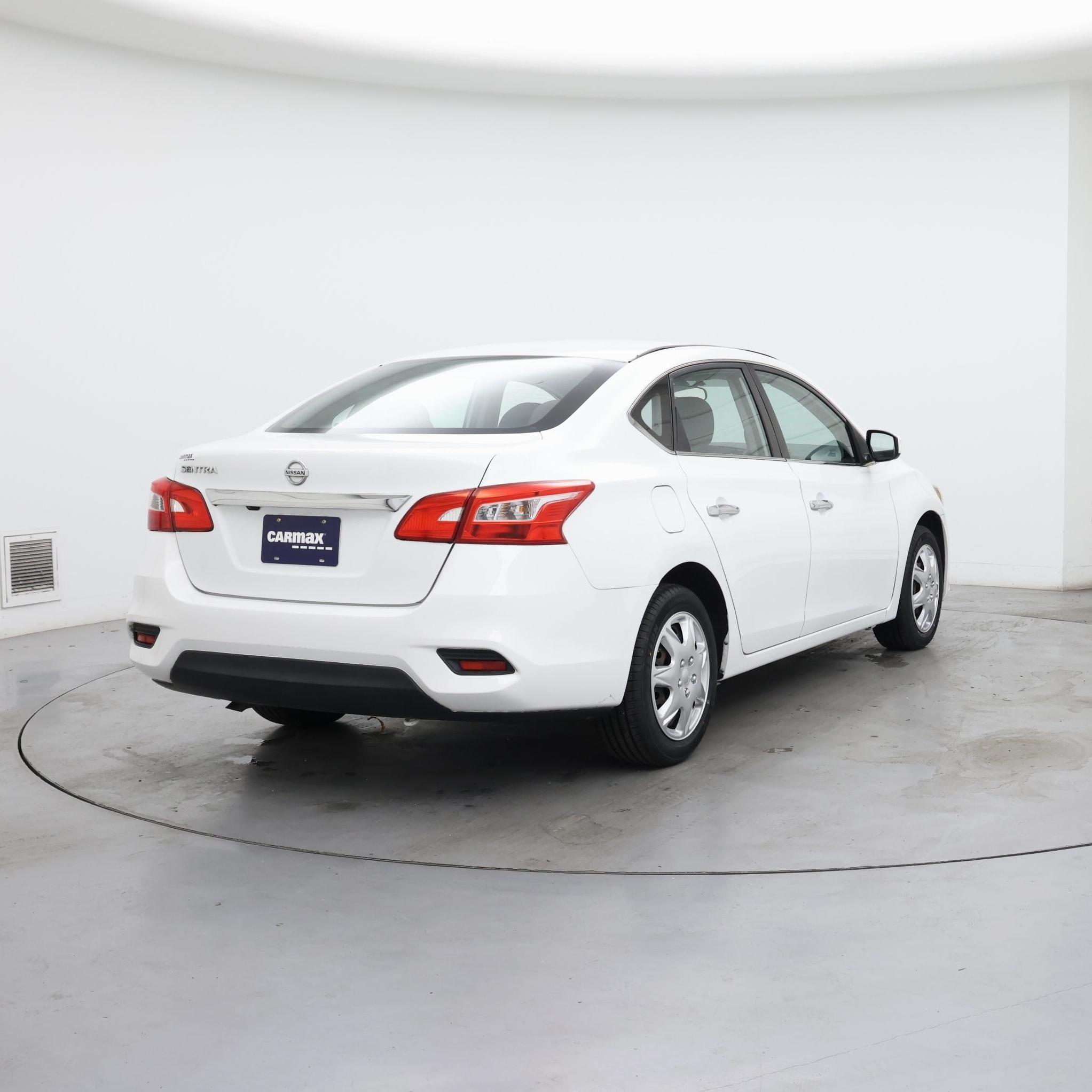 Thumbnail: 2018 Nissan Sentra - 8