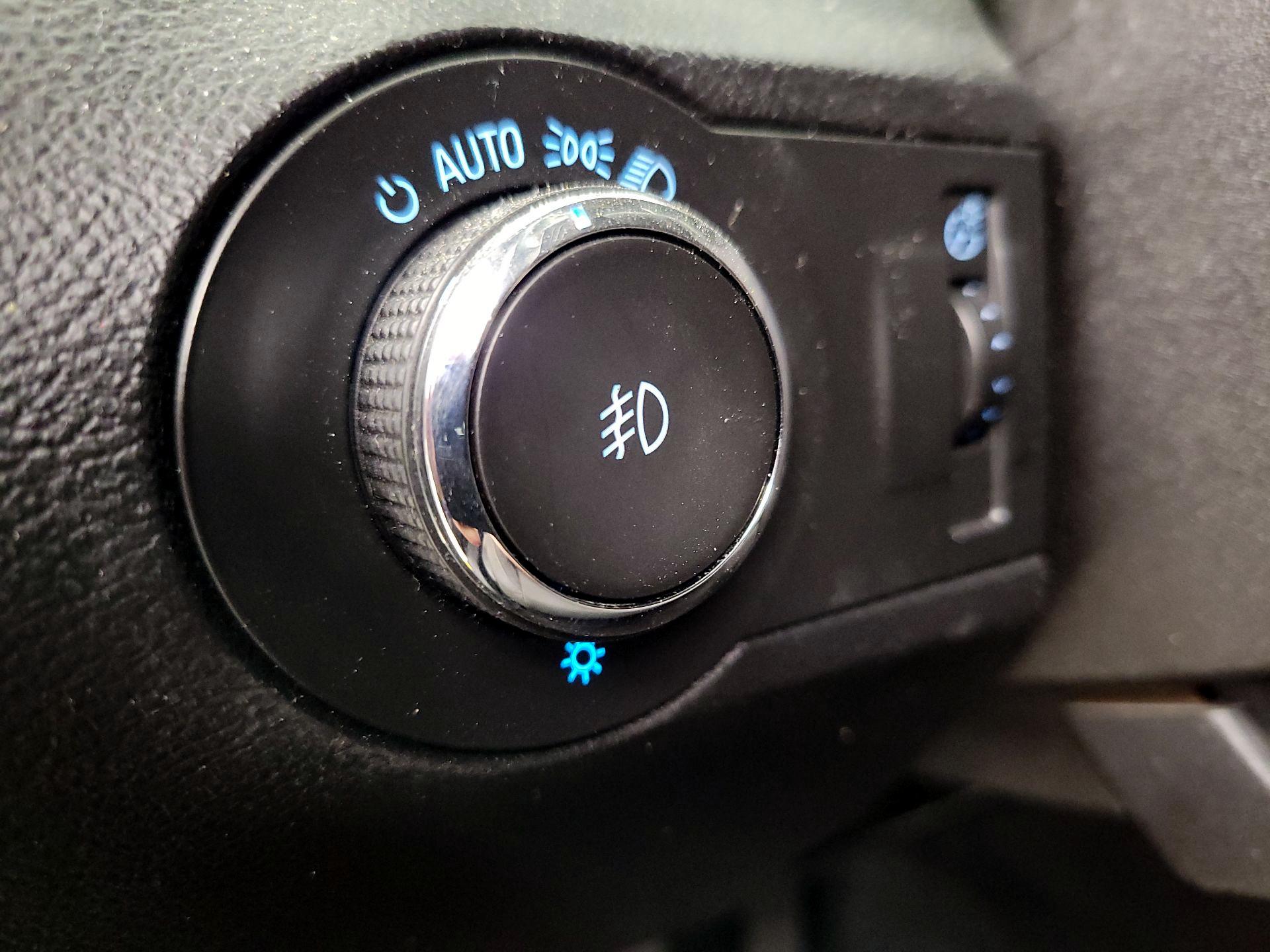 Thumbnail: 2015 Chevrolet Camaro - 13