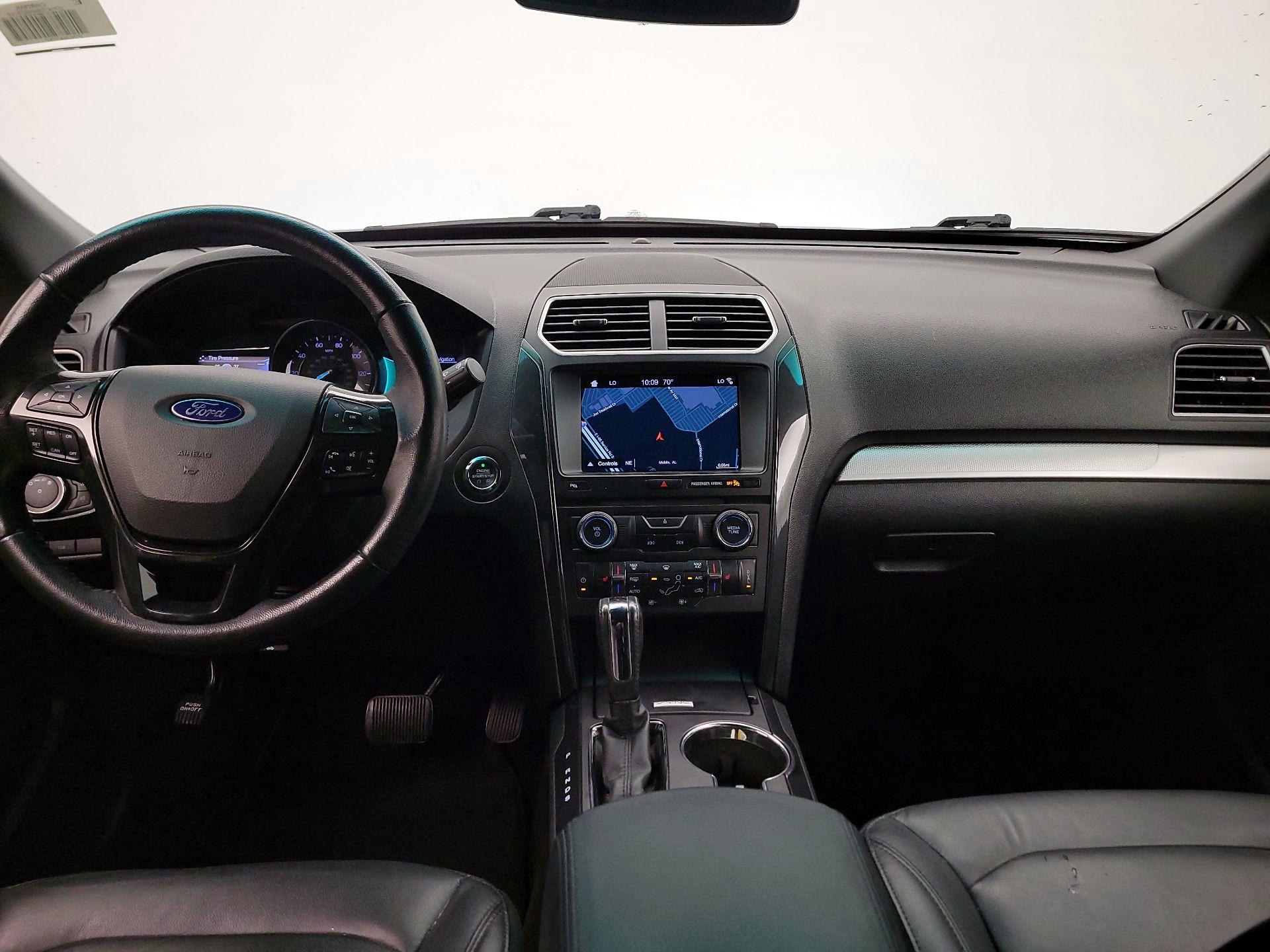 Thumbnail: 2017 Ford Explorer - 9