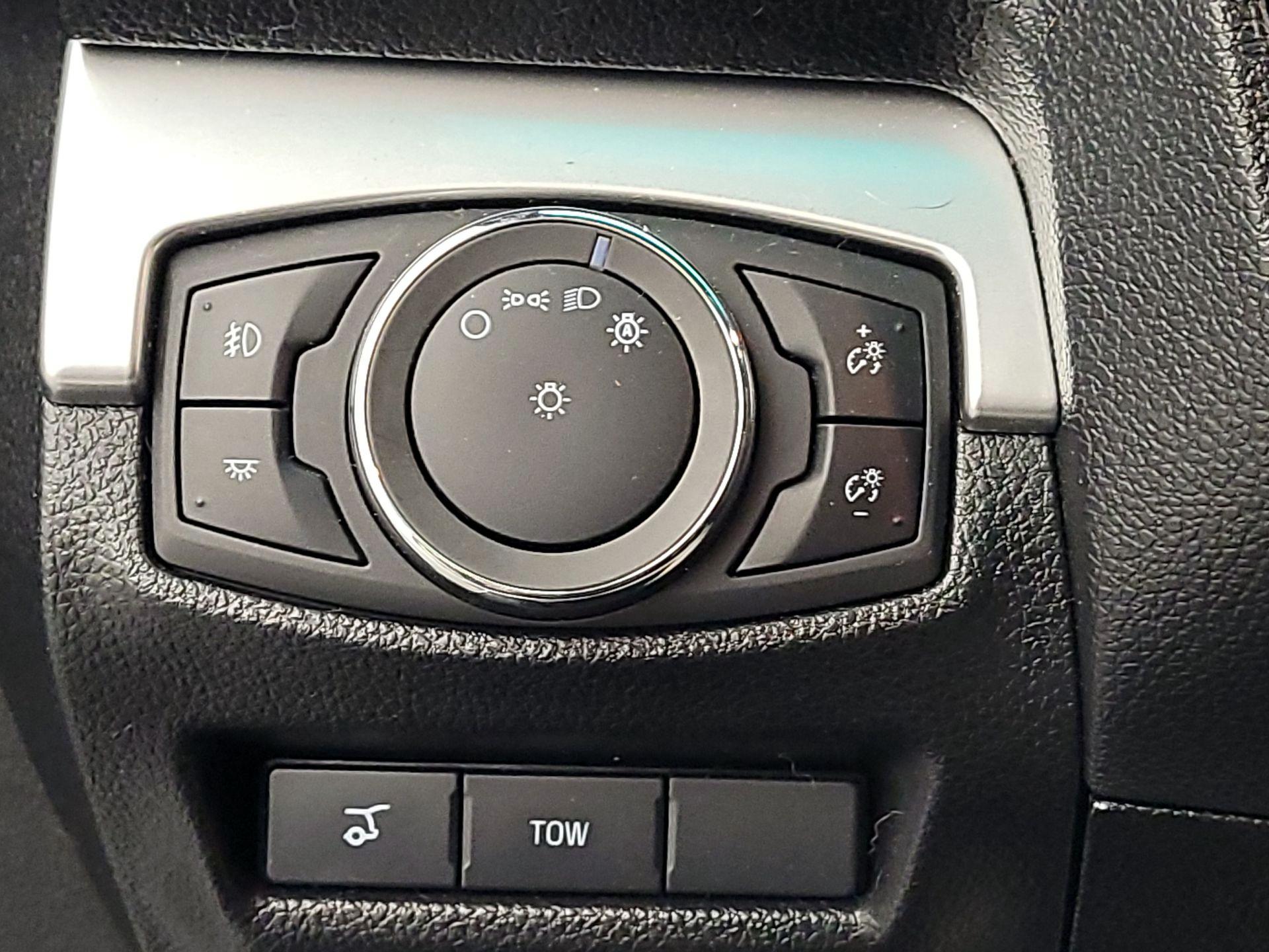 Thumbnail: 2017 Ford Explorer - 13