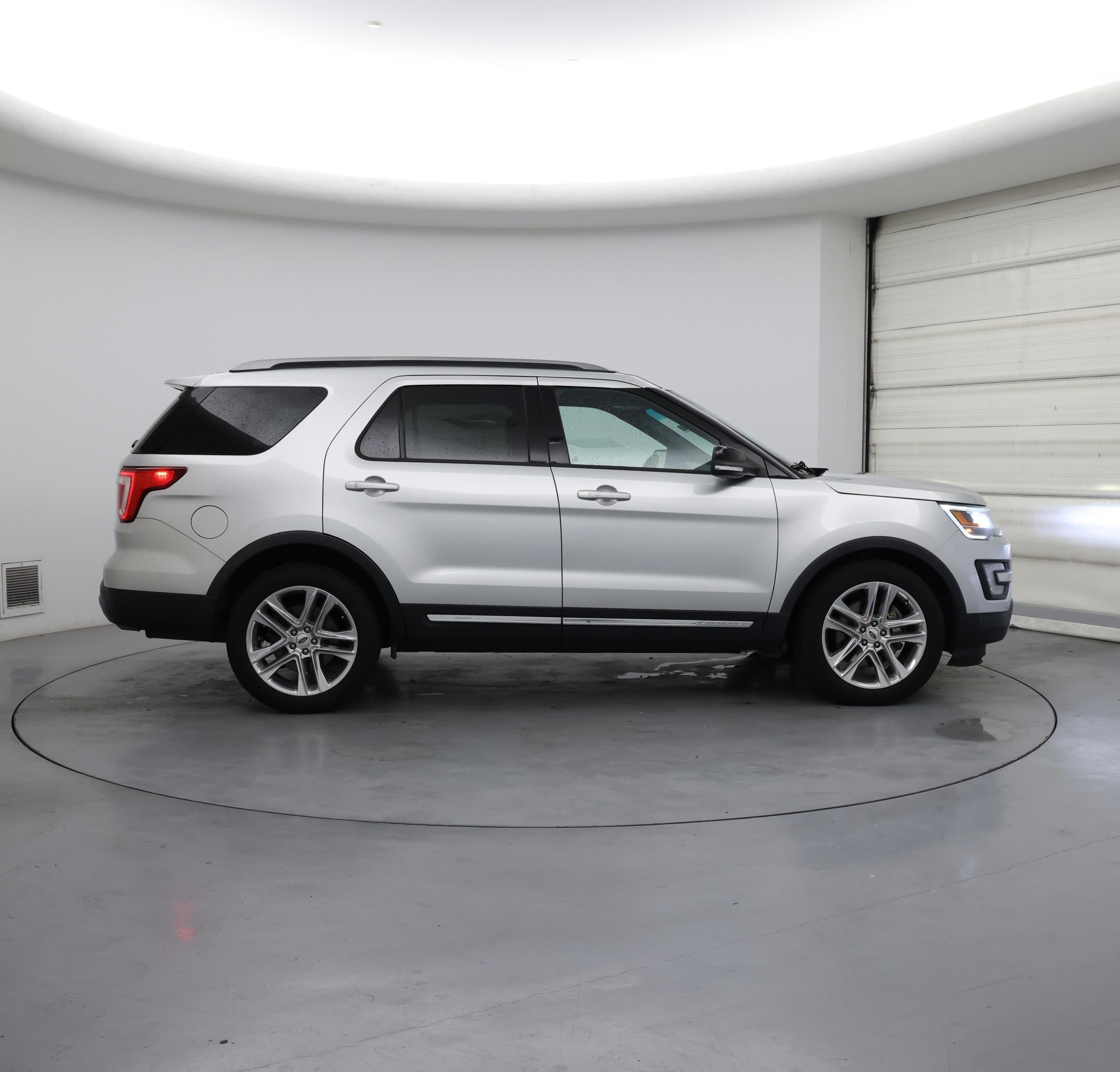 Thumbnail: 2017 Ford Explorer - 7