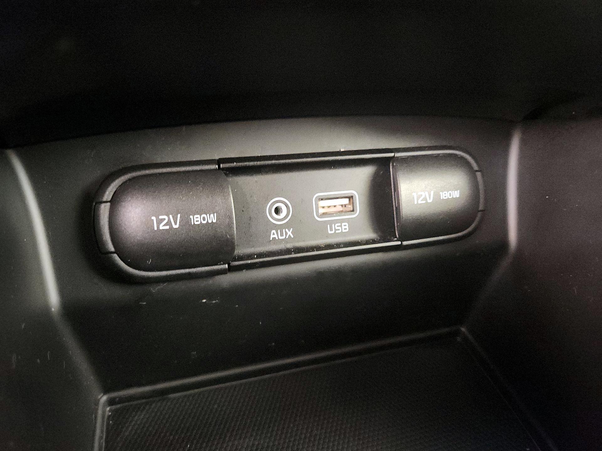 Thumbnail: 2020 Kia Sorento - 18