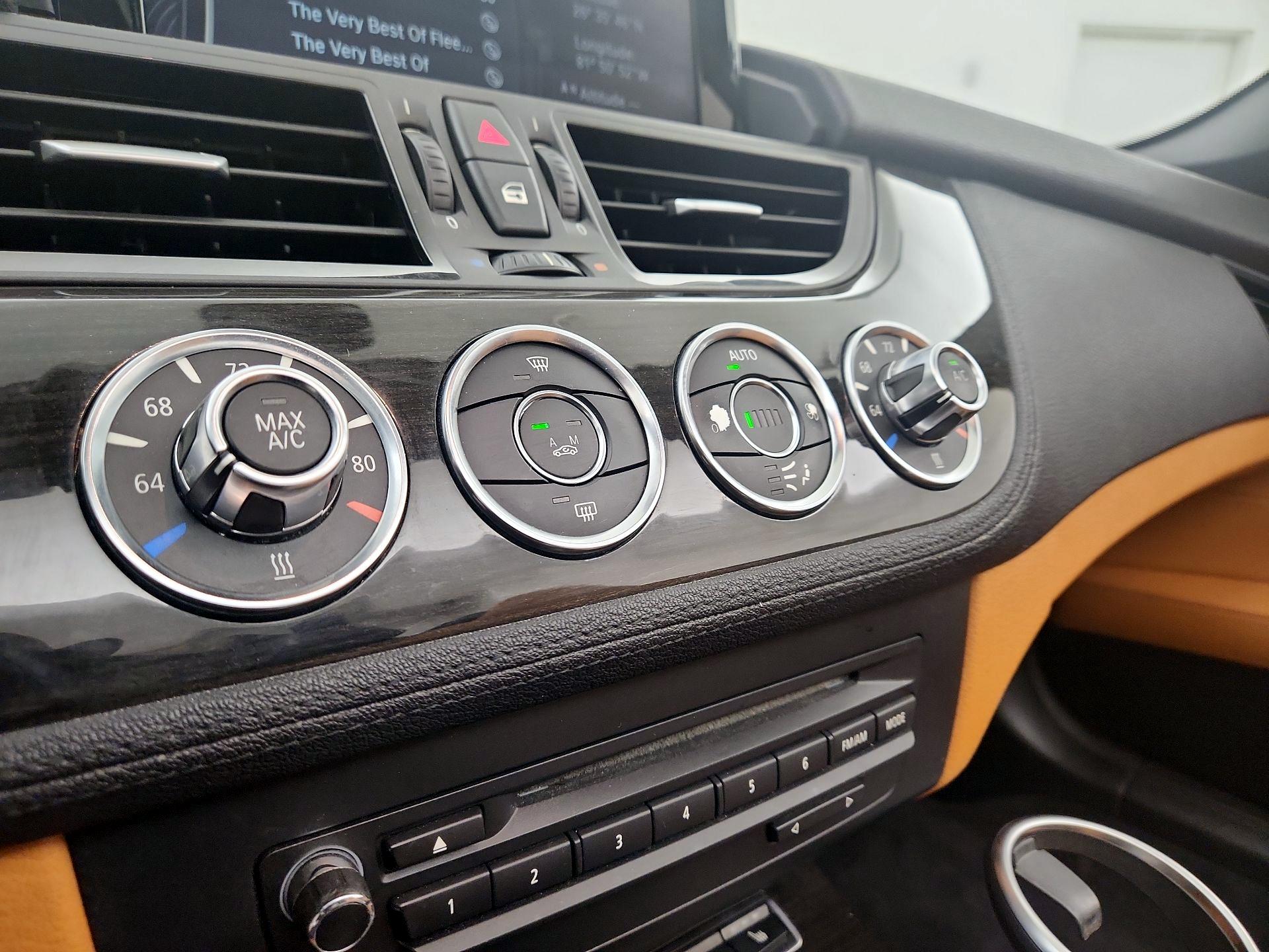 Thumbnail: 2015 BMW Z4 - 16