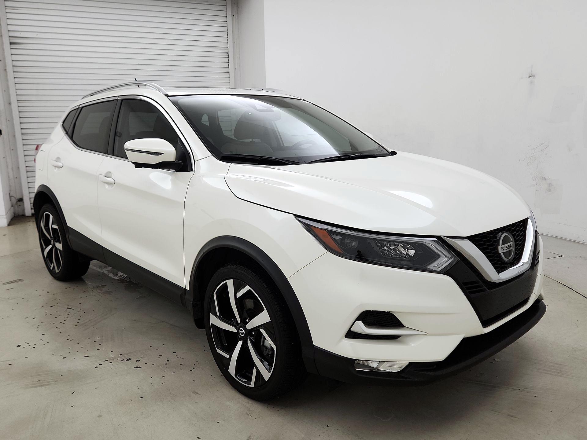 Thumbnail: 2021 Nissan Rogue Sport - 1