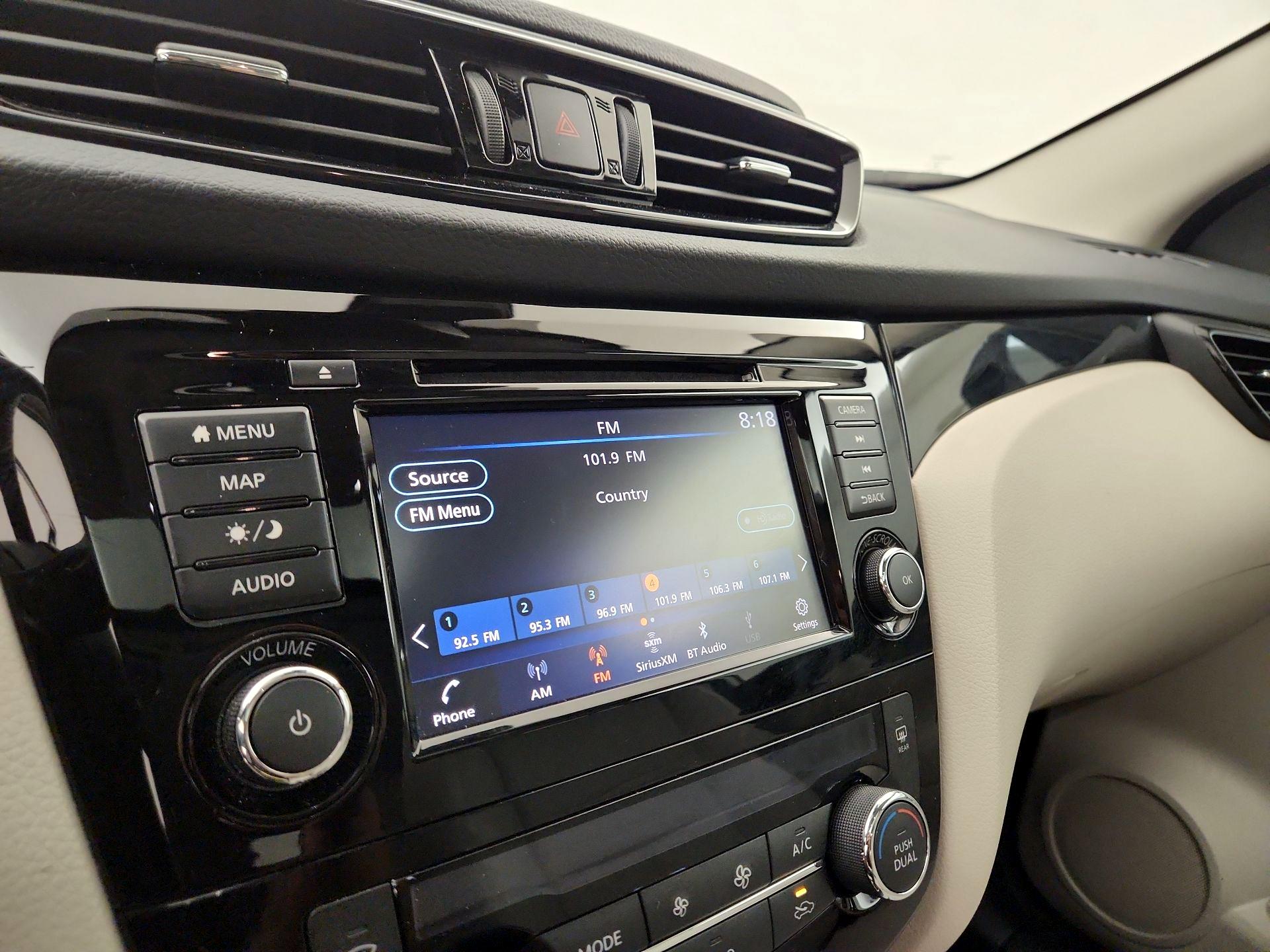 Thumbnail: 2021 Nissan Rogue Sport - 14