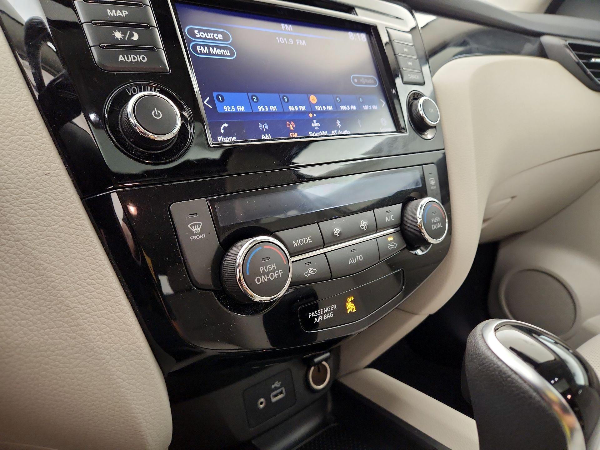 Thumbnail: 2021 Nissan Rogue Sport - 15