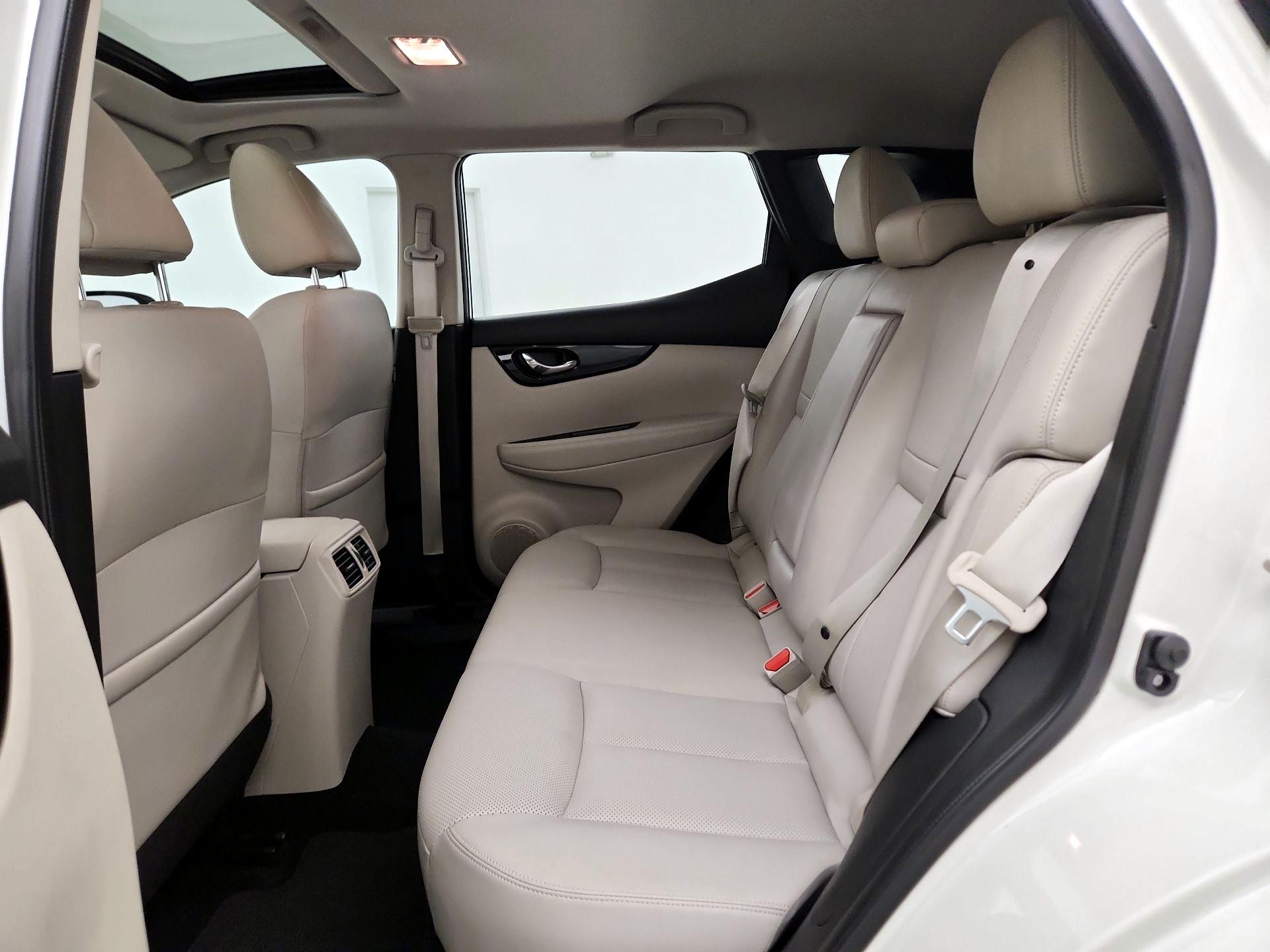 Thumbnail: 2021 Nissan Rogue Sport - 19