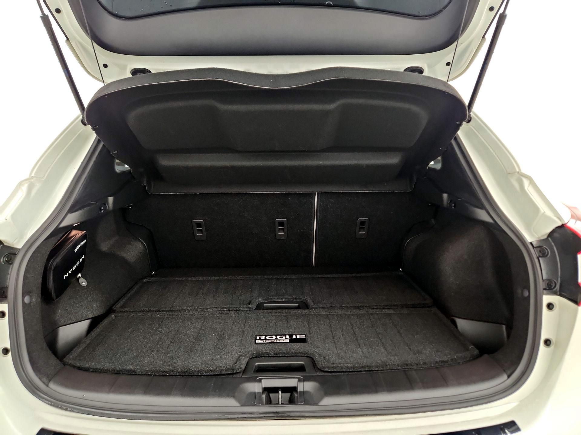 Thumbnail: 2021 Nissan Rogue Sport - 20