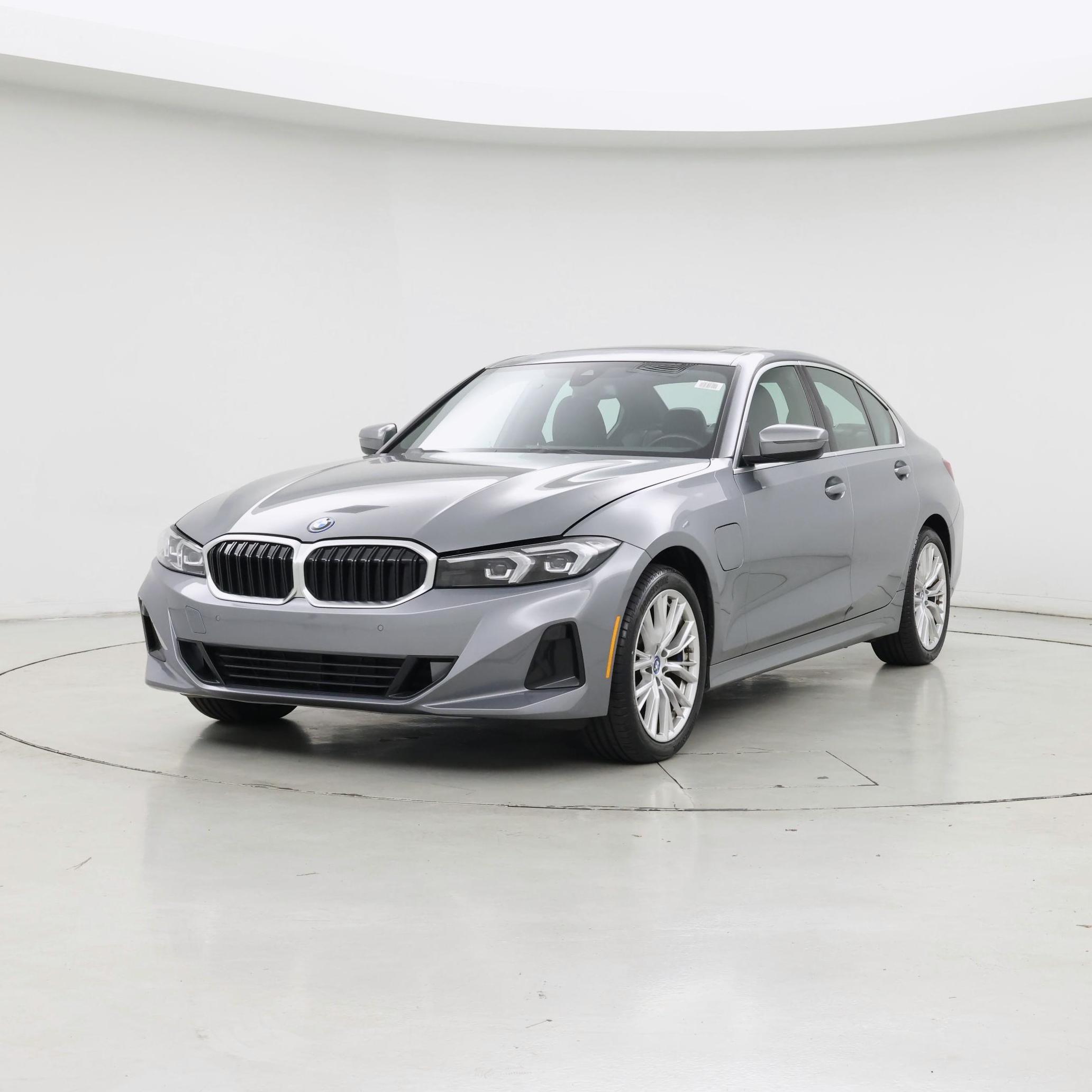 Thumbnail: 2024 BMW 3 Series - 4