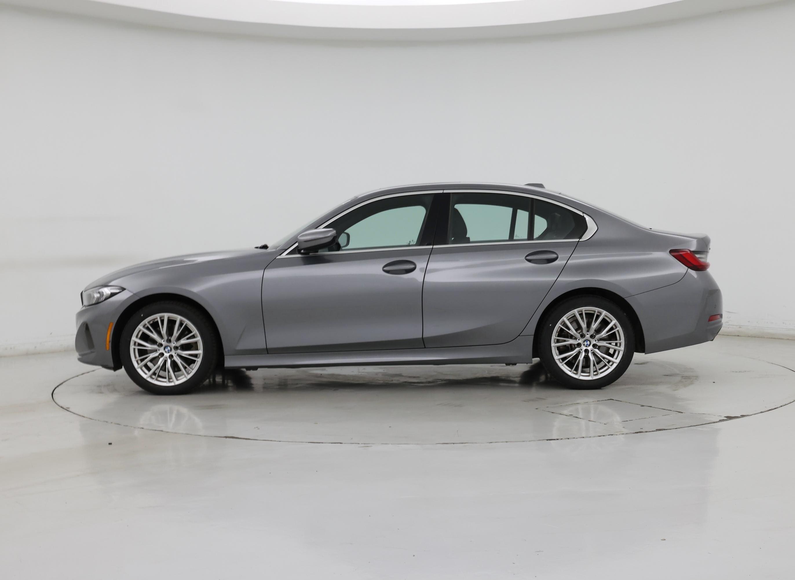 Thumbnail: 2024 BMW 3 Series - 3