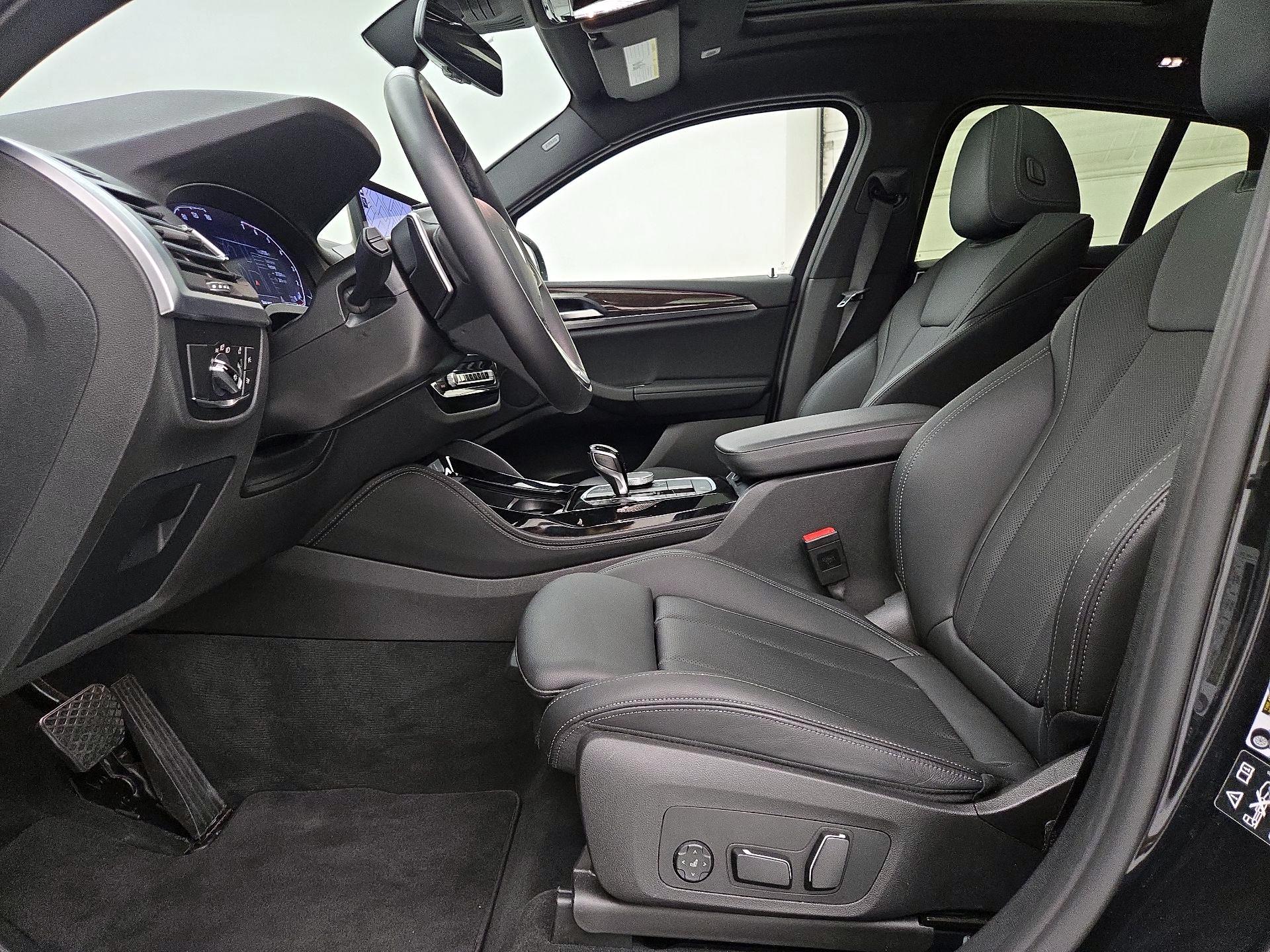 Thumbnail: 2024 BMW X4 - 11