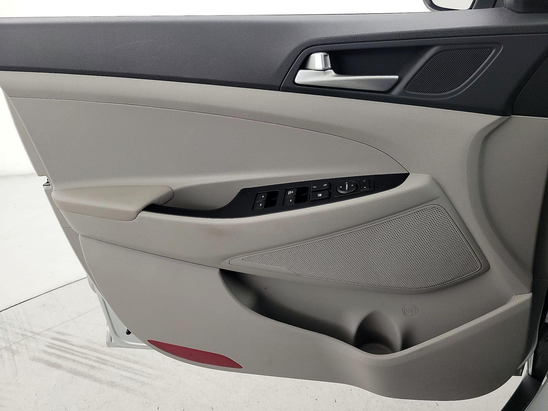Thumbnail: 2019 Hyundai Tucson - 12