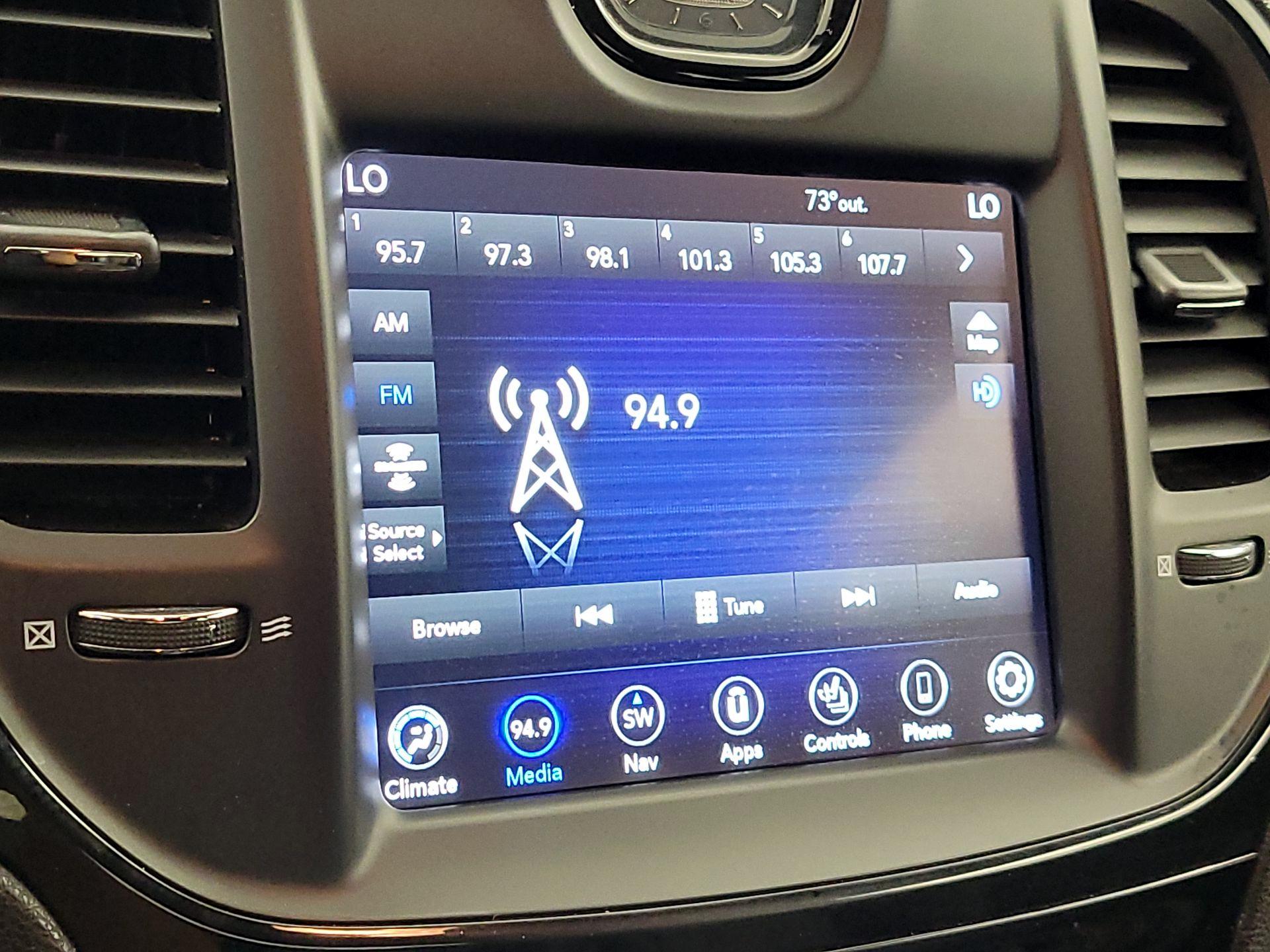 Thumbnail: 2022 Chrysler 300 - 14